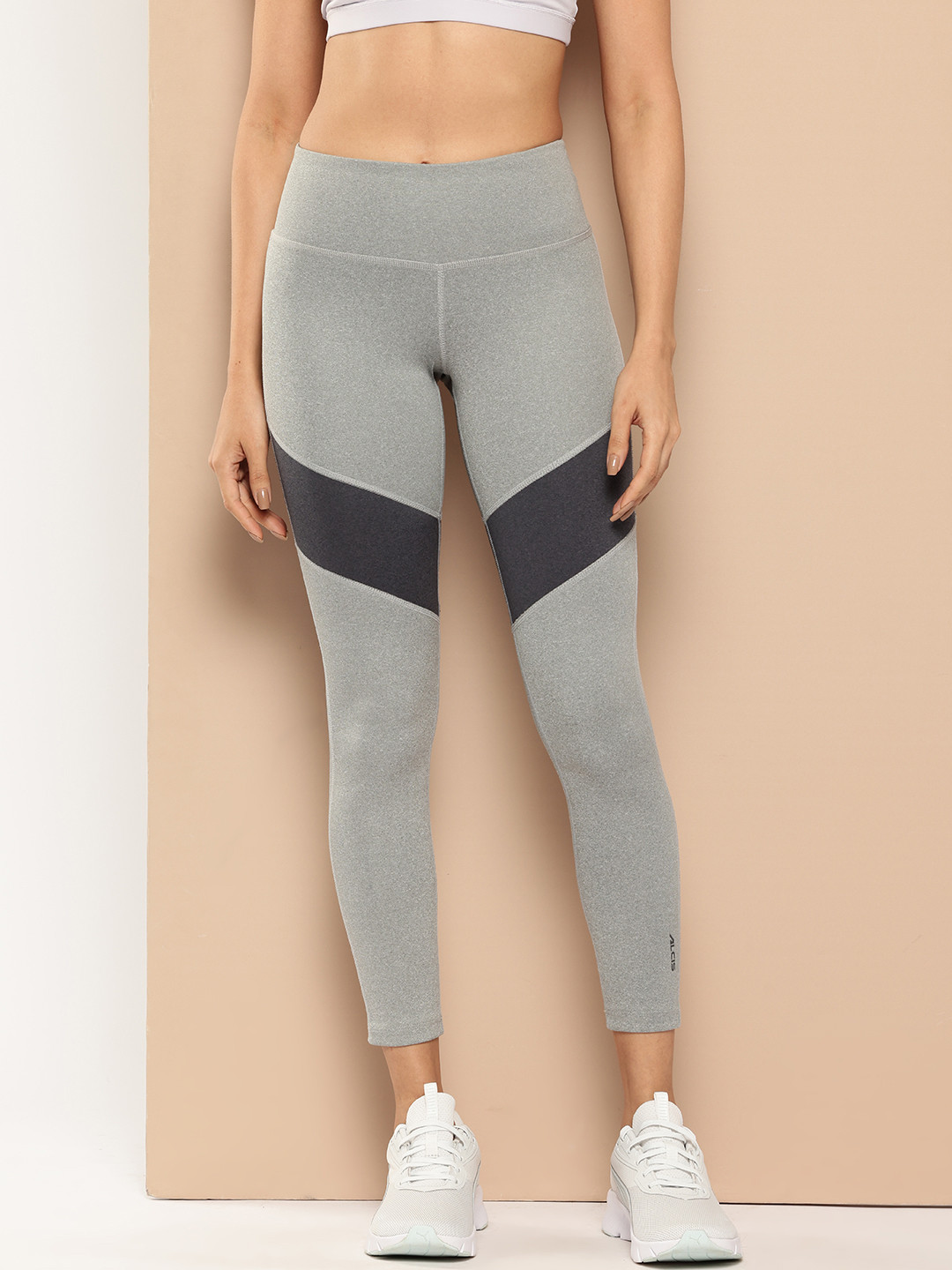 Alcis Women Colourblocked Cropped Sport Tights