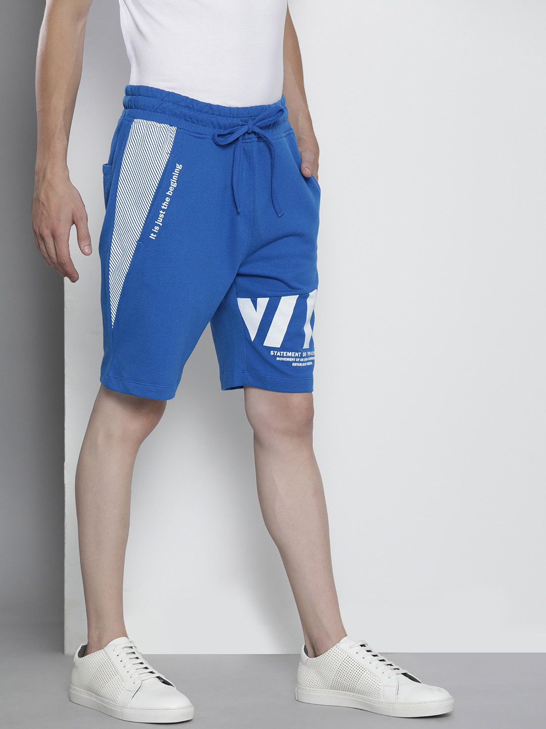 The Indian Garage Co Men Blue Typography Printed Shorts