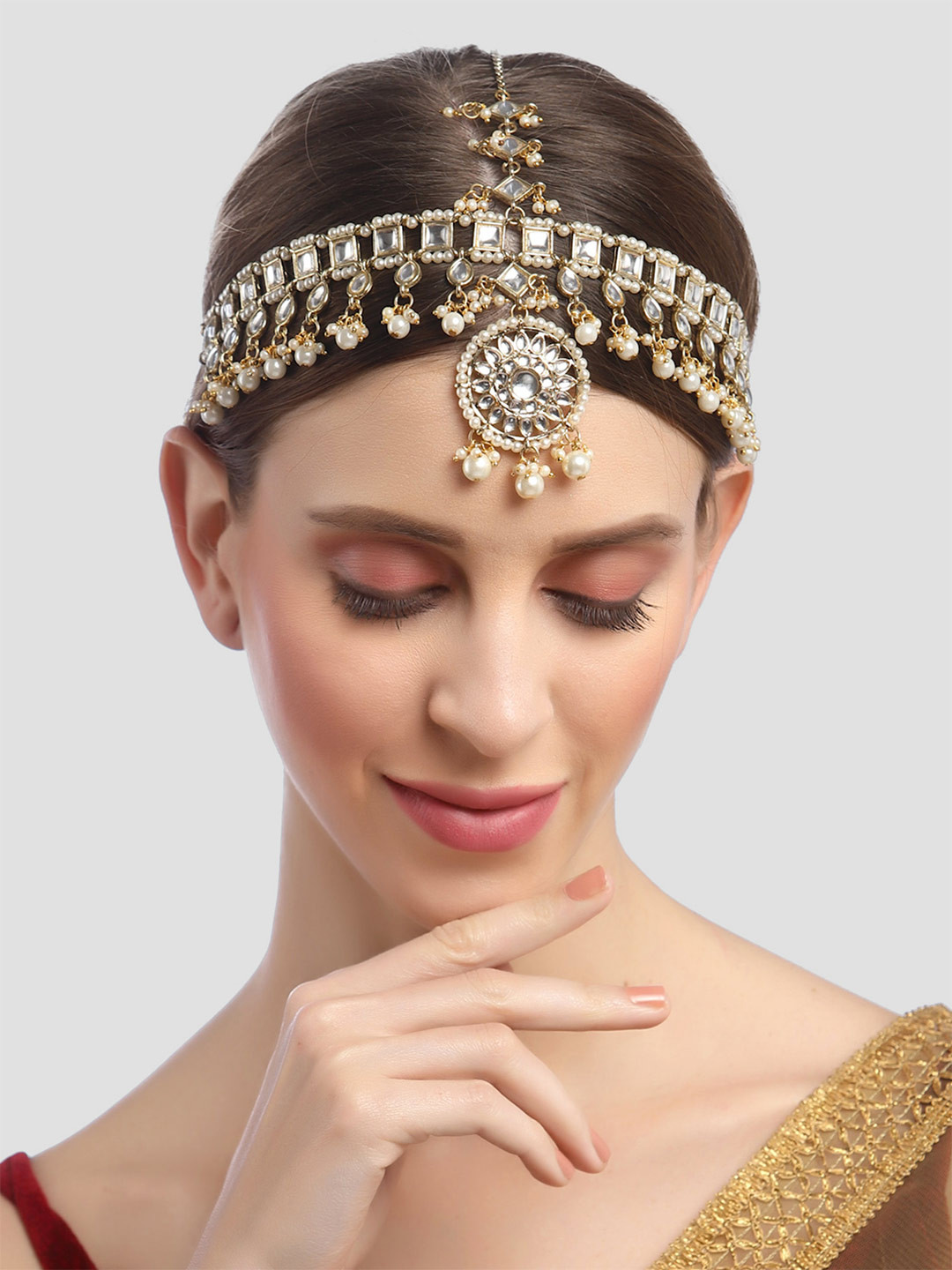 KARATCART Gold-Plated White Kundan-Studded & Pearl Beaded Mathapatti