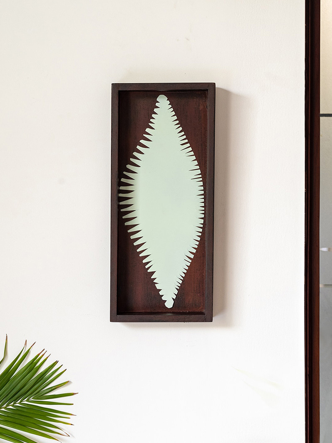 ExclusiveLane Wooden Foliage Hanging Hall Wall Hangings-13.9In