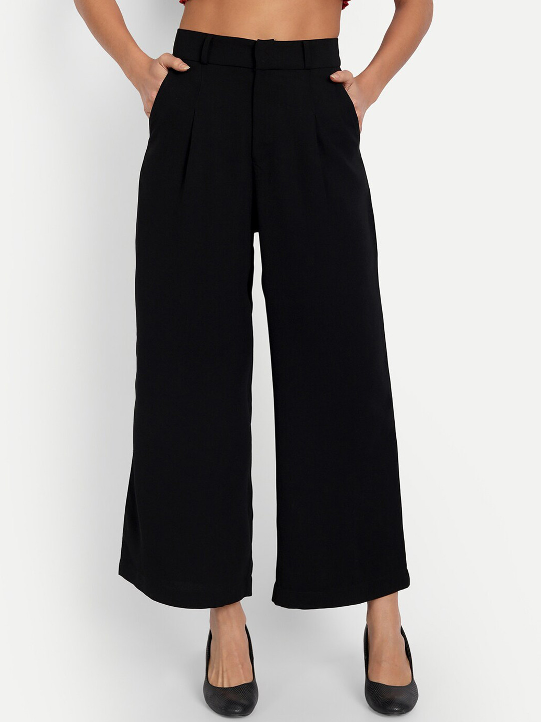 ESSQUE Women Black Relaxed Flared Pleated Trousers