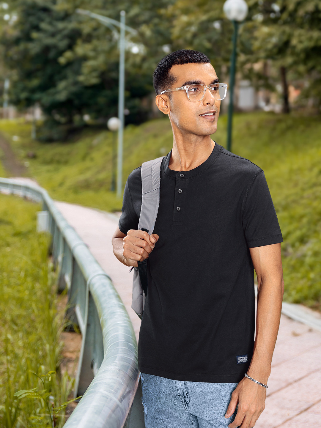 Levis Men Black Henley Neck Pure Cotton T-shirt