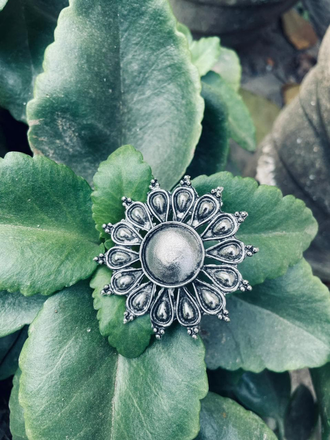 VENI Silver-Plated Chakra Finger Ring