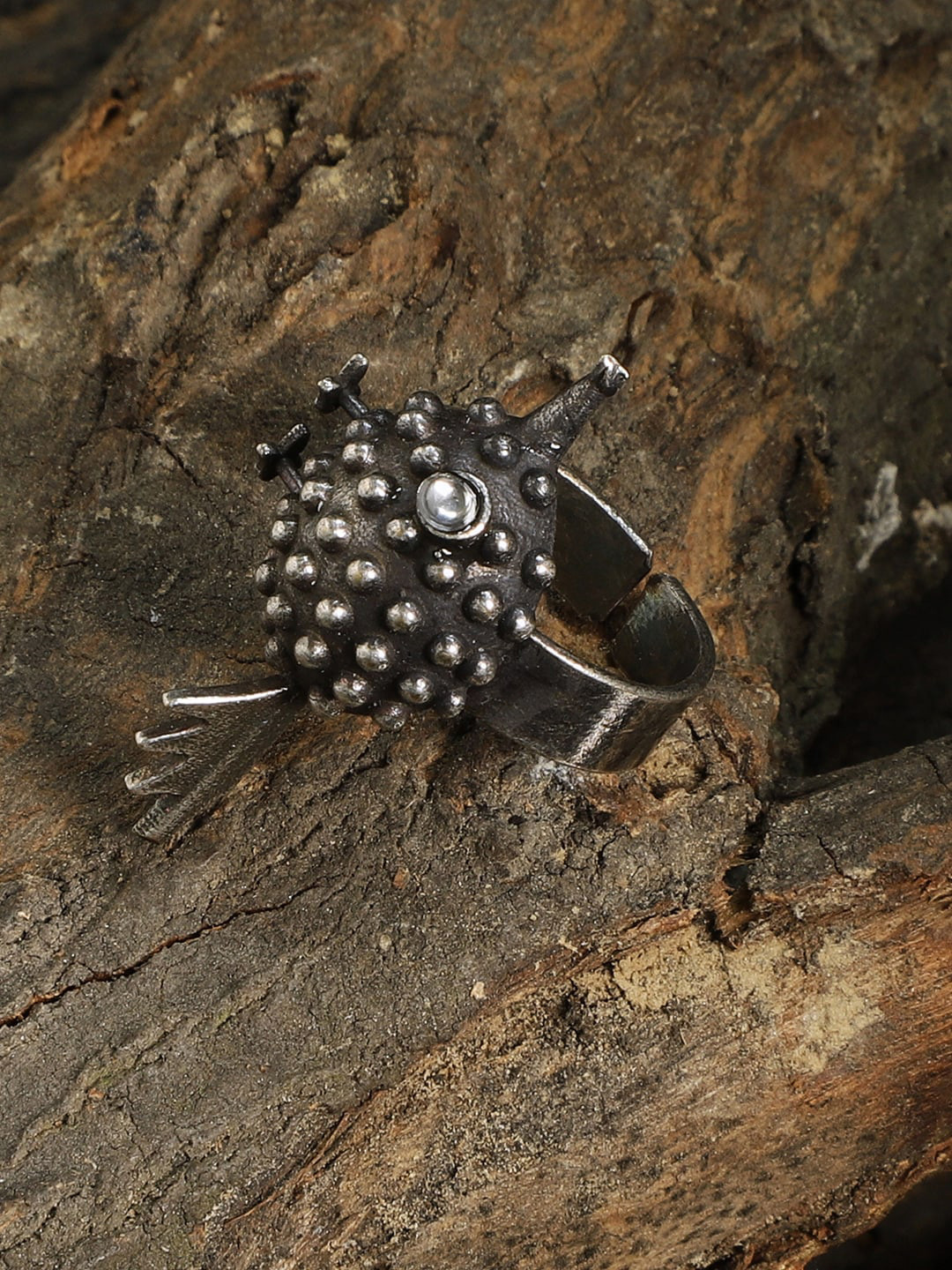 VENI Women Silver-Plated Oxidized Chidiya Eye Finger Ring