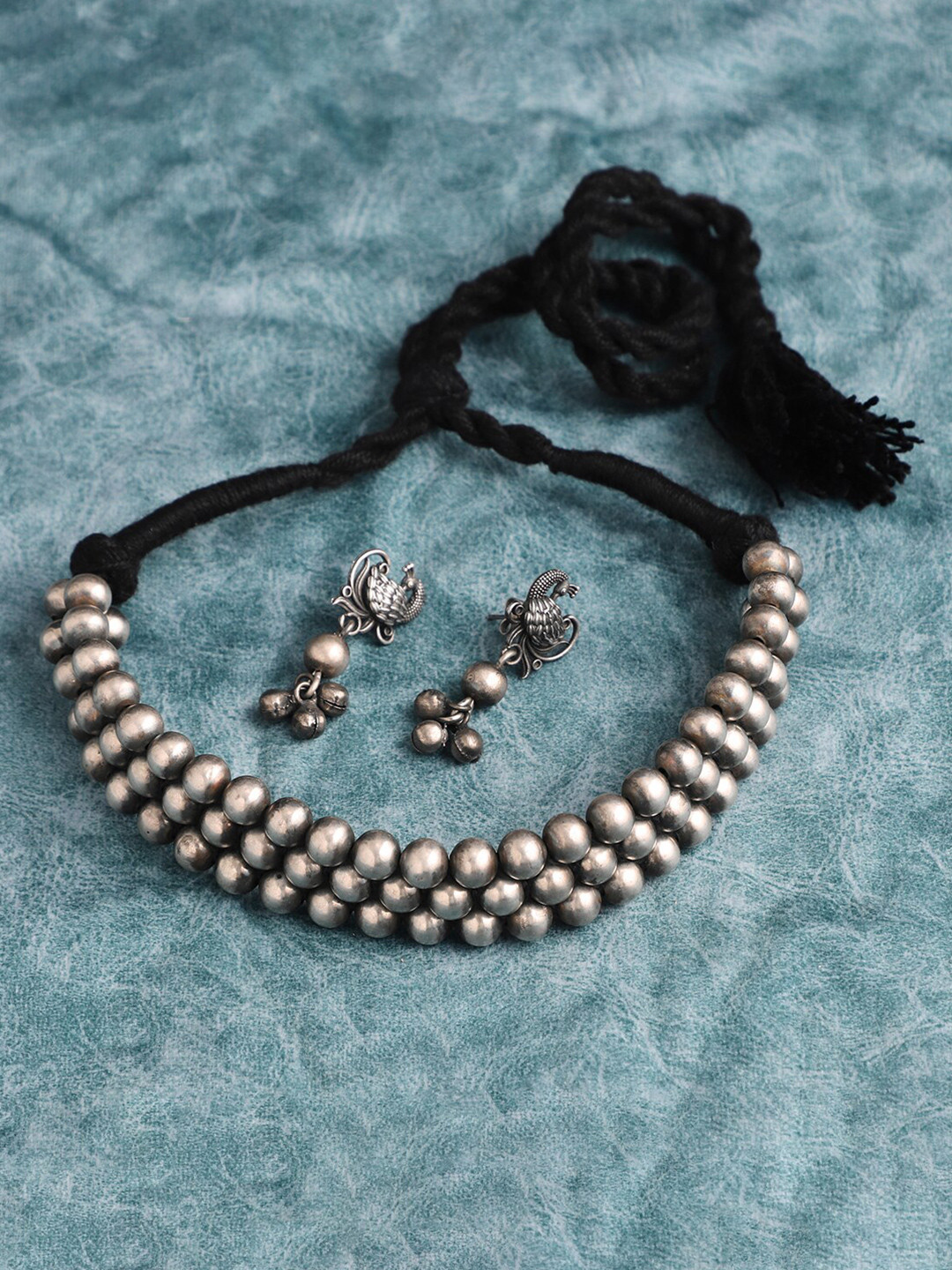 VENI Women Silver-Plated Oxidised Beads Chocker Necklace & Earrings Set