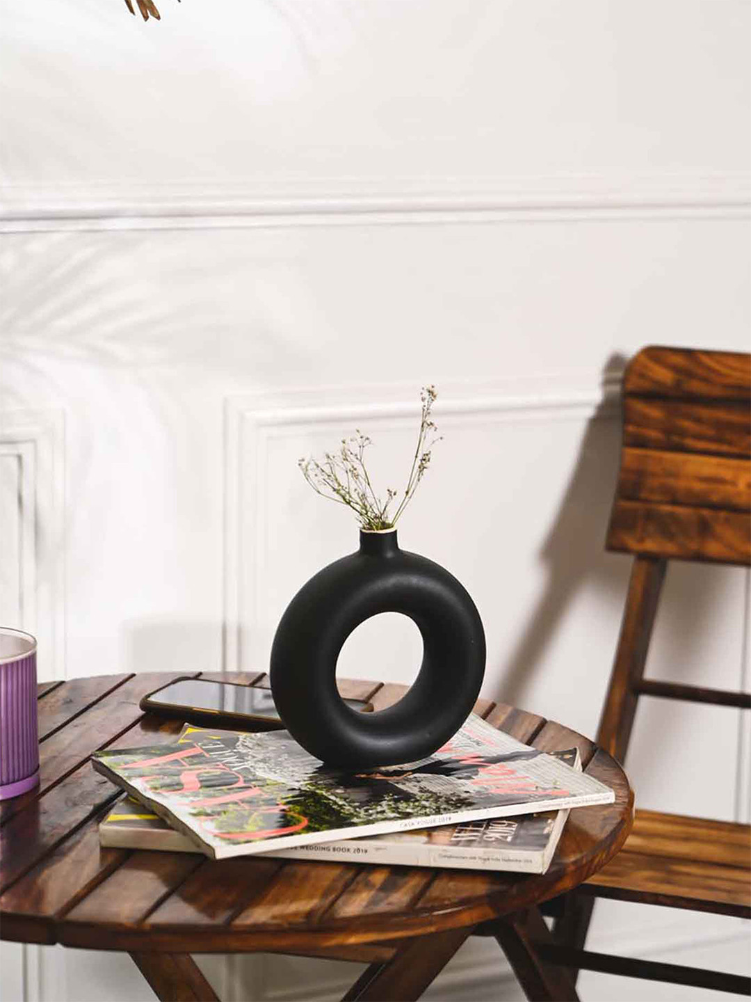 PUREZENTO Black Solid Flower Vase