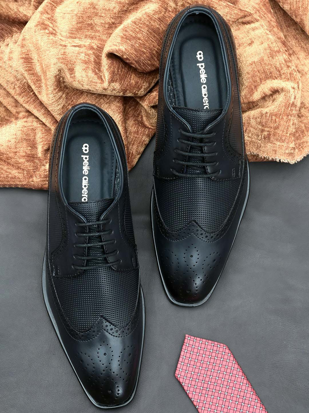 Pelle albero Men Blue Solid Formal Brogues