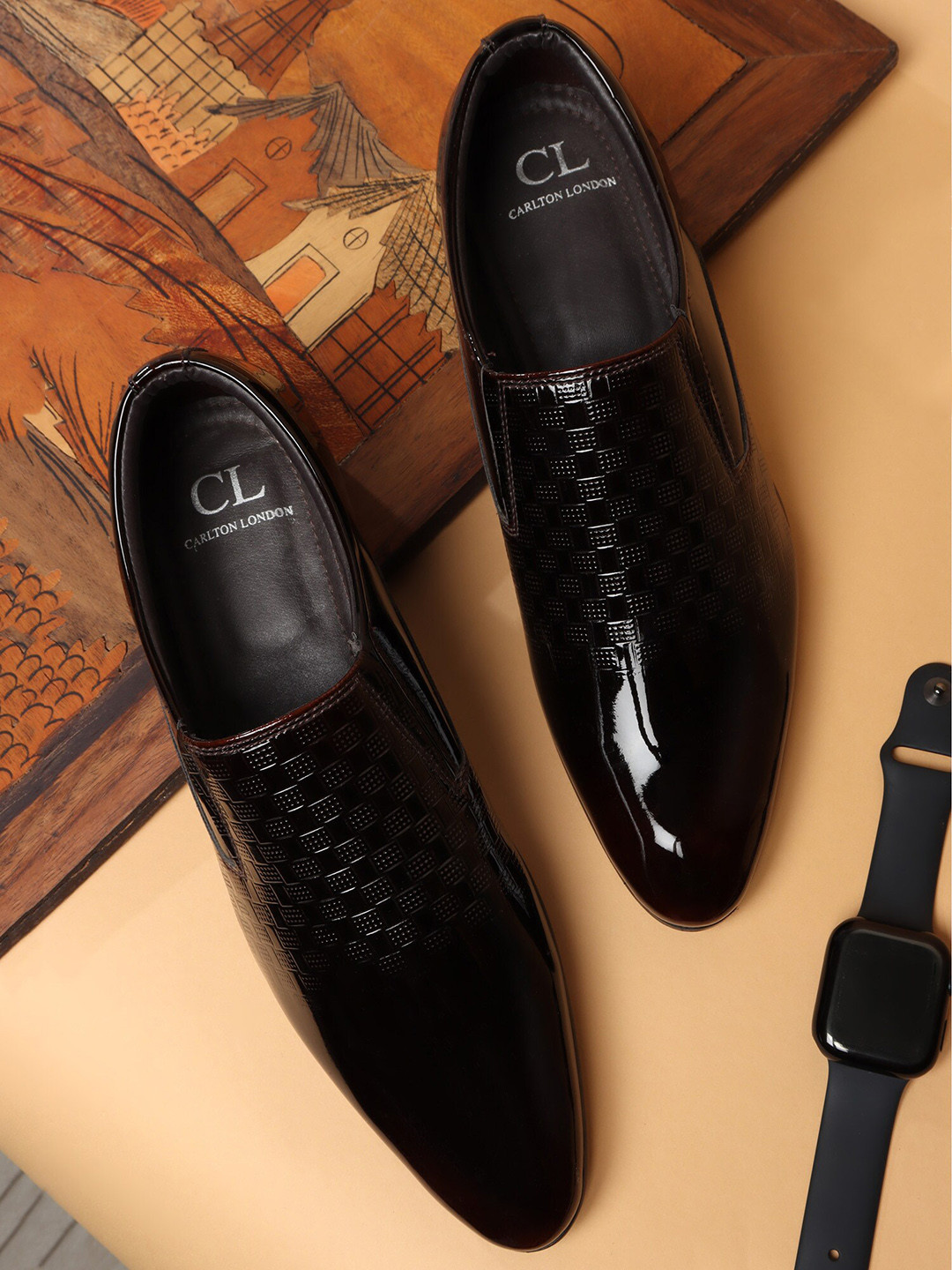 Carlton London Men Black Solid Oxfords