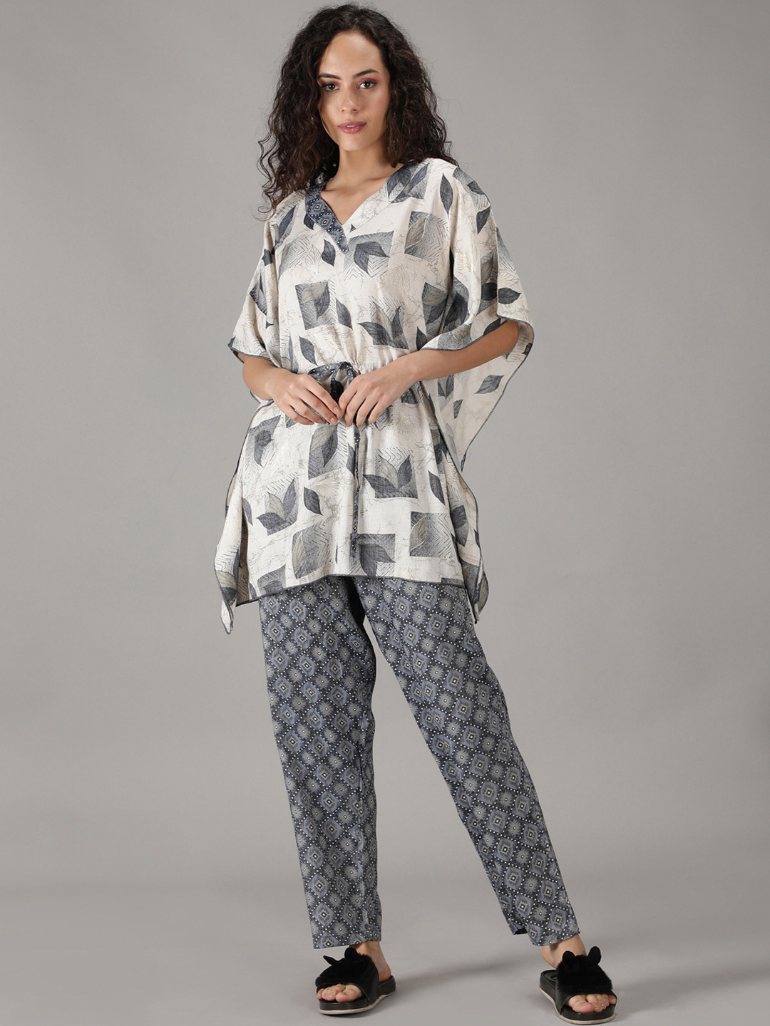 NIGHTSPREE Women Grey & White Printed Kaftan  Night suit