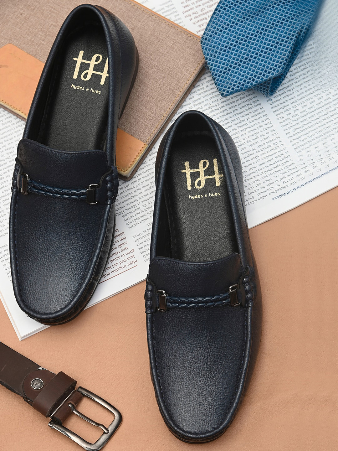 Hydes N Hues Men Blue Textured Casual Loafers