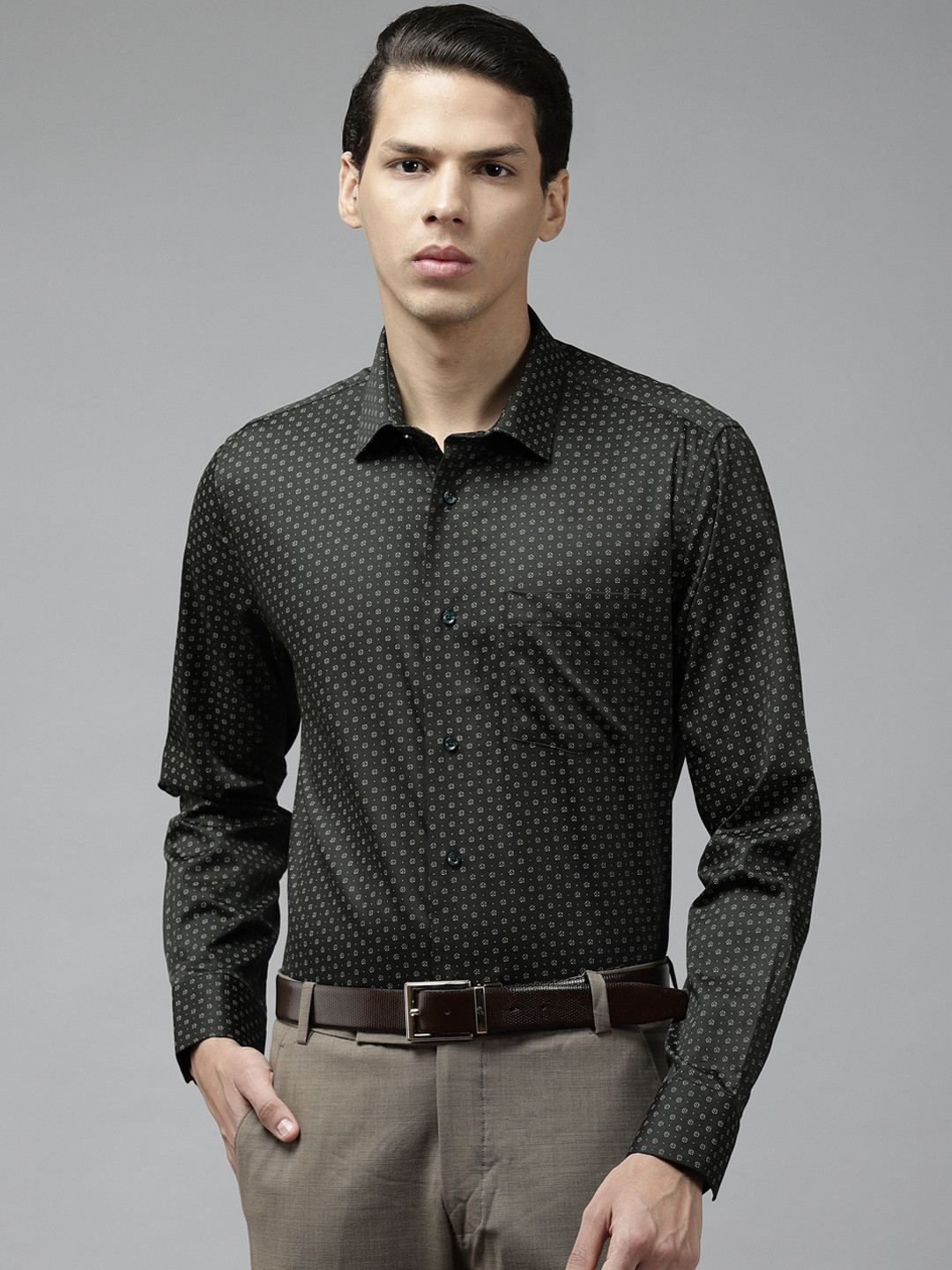 Blackberrys Men Olive Green & Off-White Pure Cotton Slim Fit Ditsy Print Formal Shirt