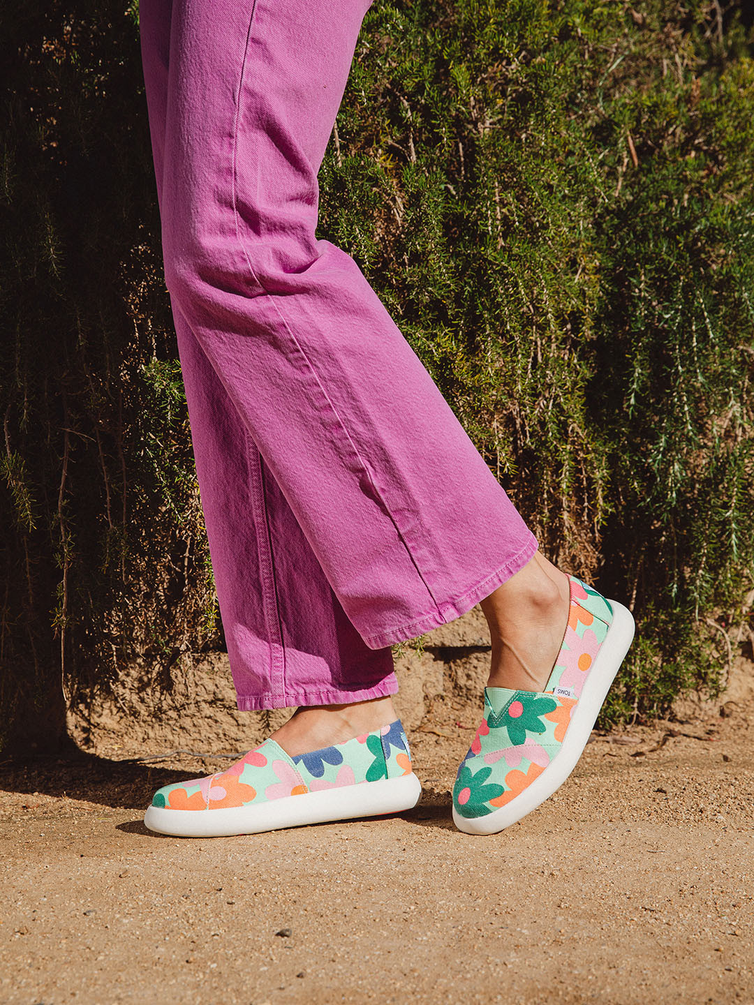 TOMS Women Green Alpargata Mallow Retro Floral Printed Slip-On Sneakers