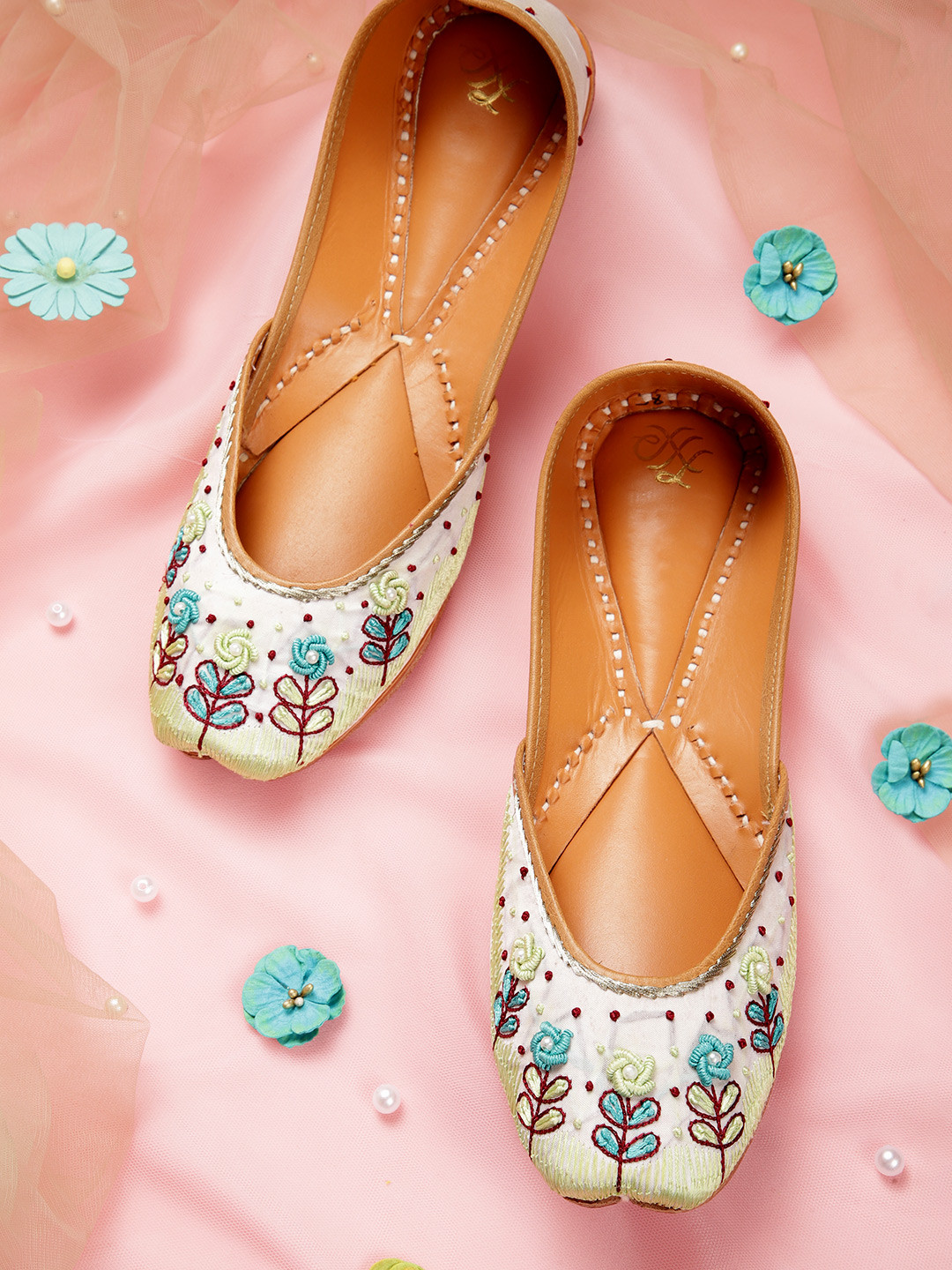 House of Pataudi Women Thread Work Embroidered Ethnic Mojaris