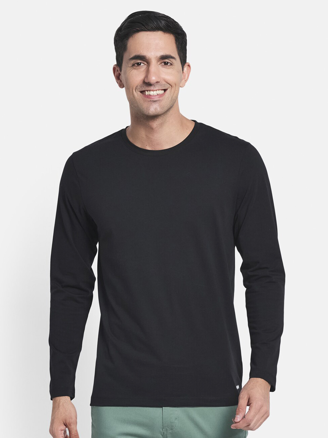 METTLE Men Black Solid Raw Edge T-shirt