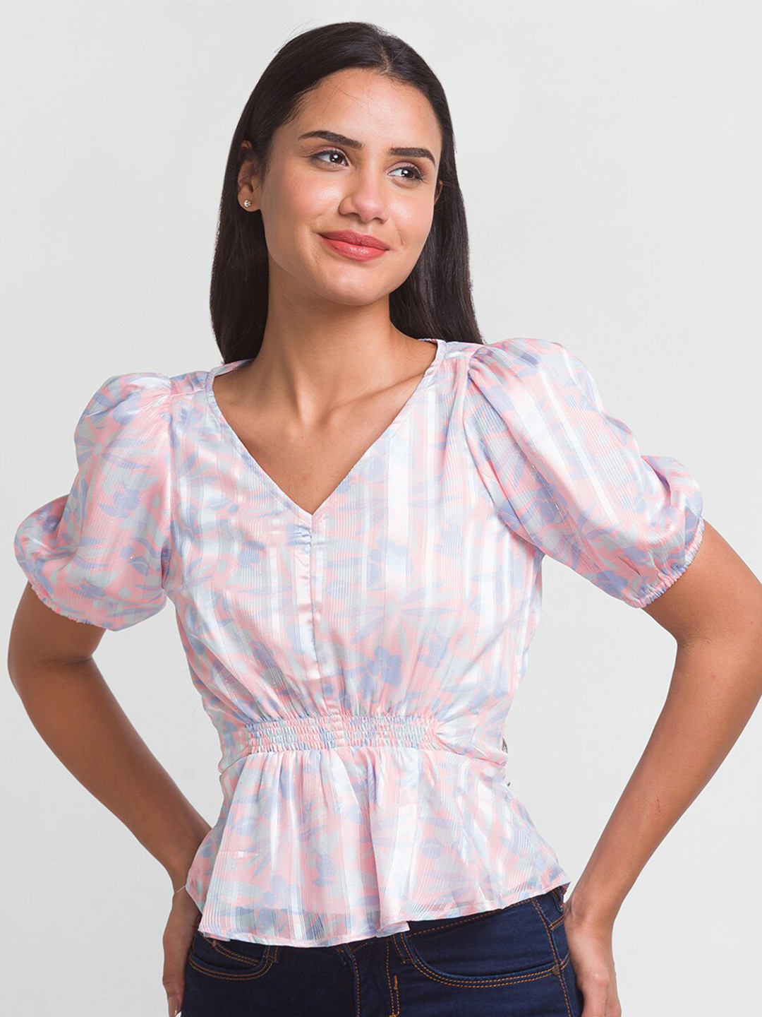 Globus Gathered Striped V-Neck Flutter Sleeves Blouson Top