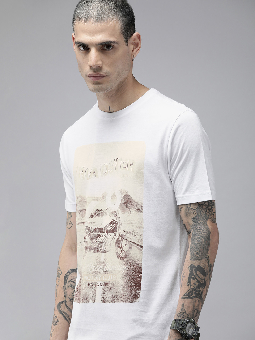 Roadster Men White & Cream-Coloured Biker Printed Pure Cotton T-shirt