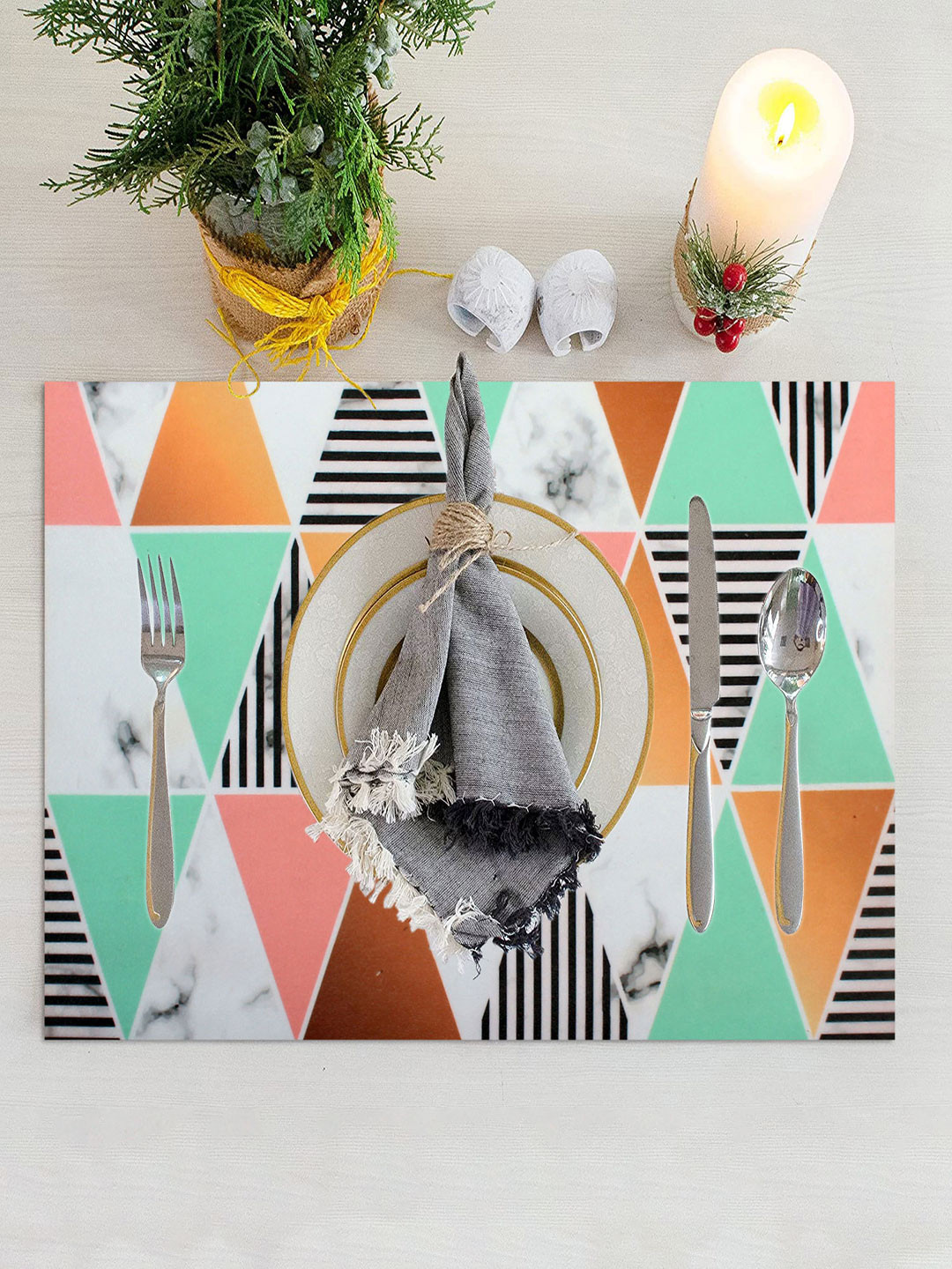 LUXEHOME INTERNATIONAL Set Of 5 Peach & Blue Geometric Printed Table Placemat & Runner Set