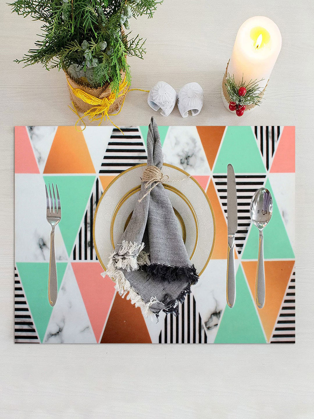 LUXEHOME INTERNATIONAL 6 Pieces White and Green Printed Anti-Skid Table Placemet Set