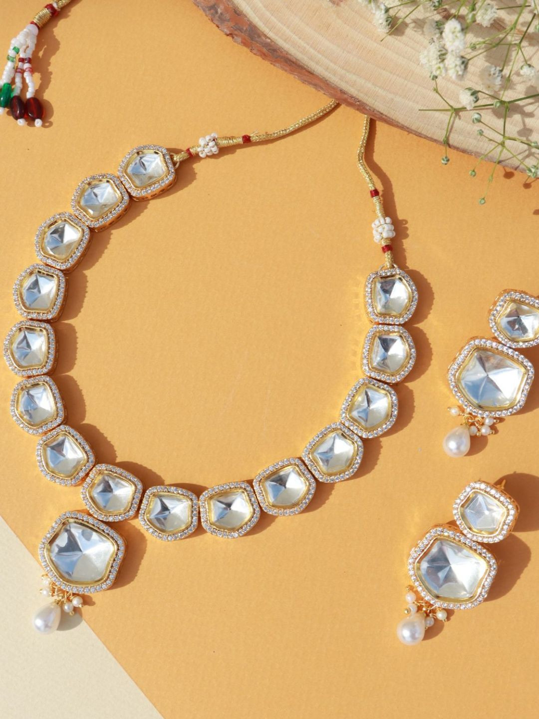I Jewels Off White Stone Studded Gold Plated Choker Jewellery Set