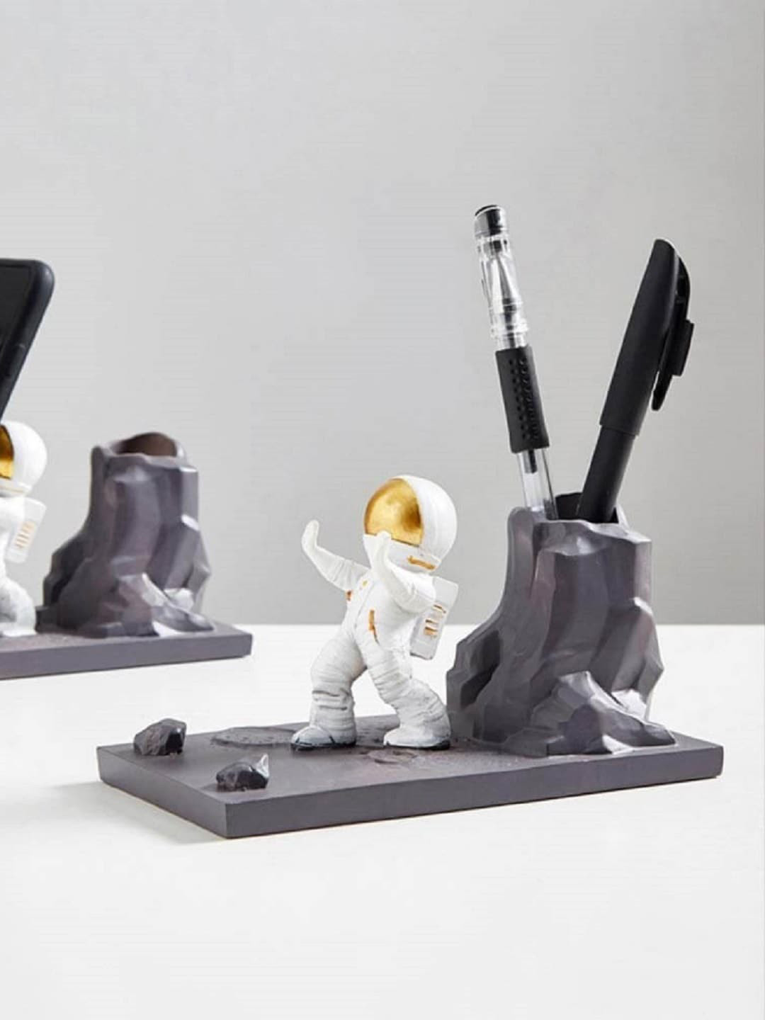 Awestuffs Mobile Phone Holder with Pen Stand White Polyresin Glossy Living Room Medium Showpiece - 3.5 Inches