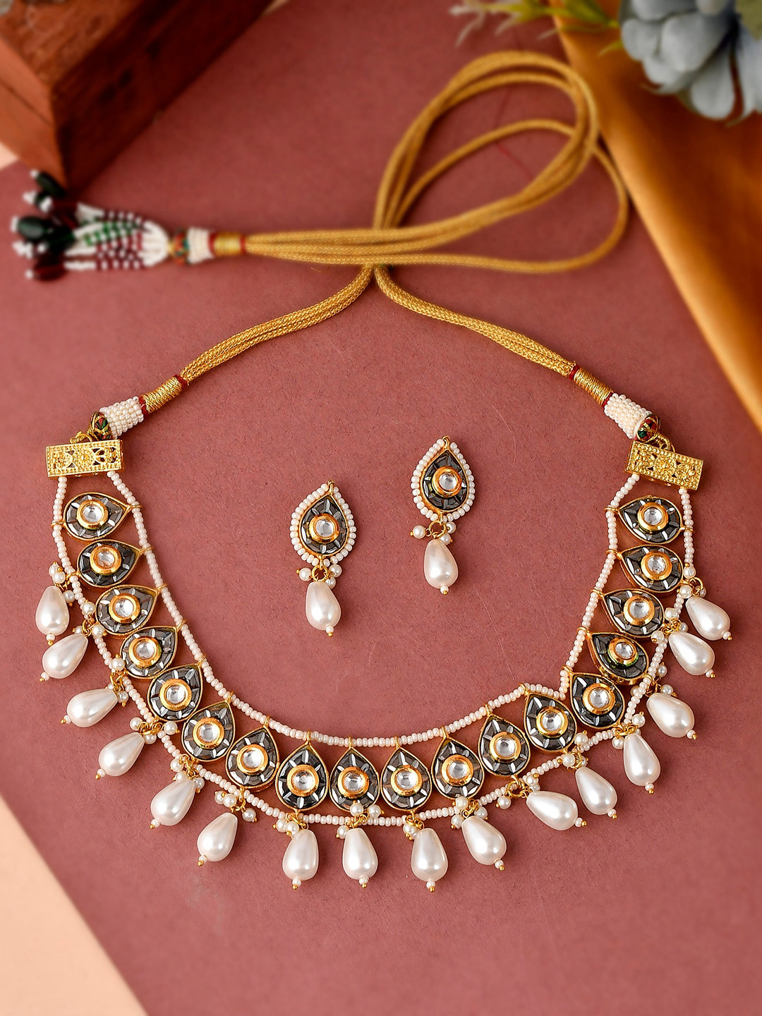 DASTOOR Gold-Toned & White Stone Kundan Studded Choker Jewellery Set