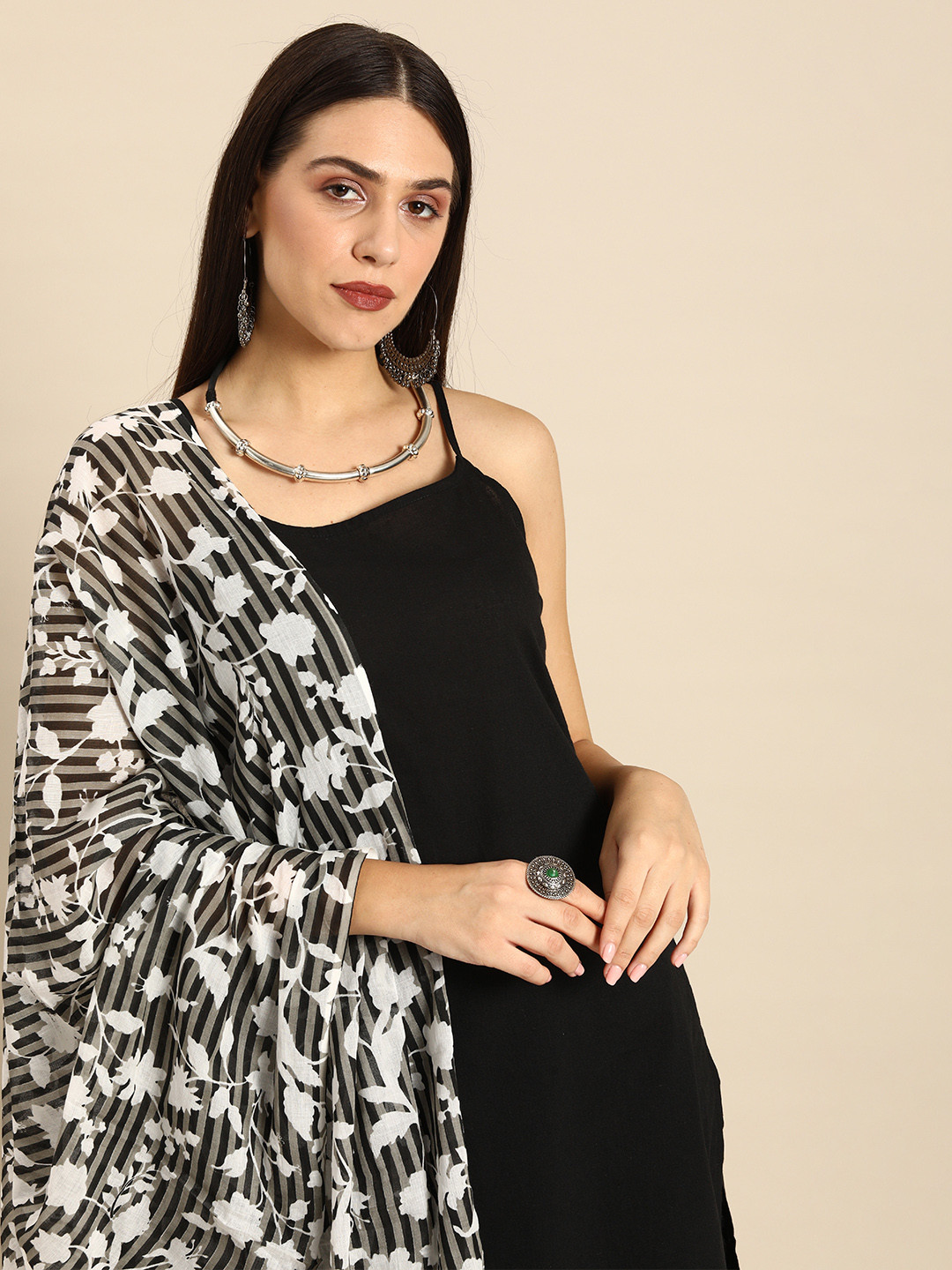 Anouk Women Black Solid Sleeveless Pure Cotton Kurta with Trousers & Dupatta