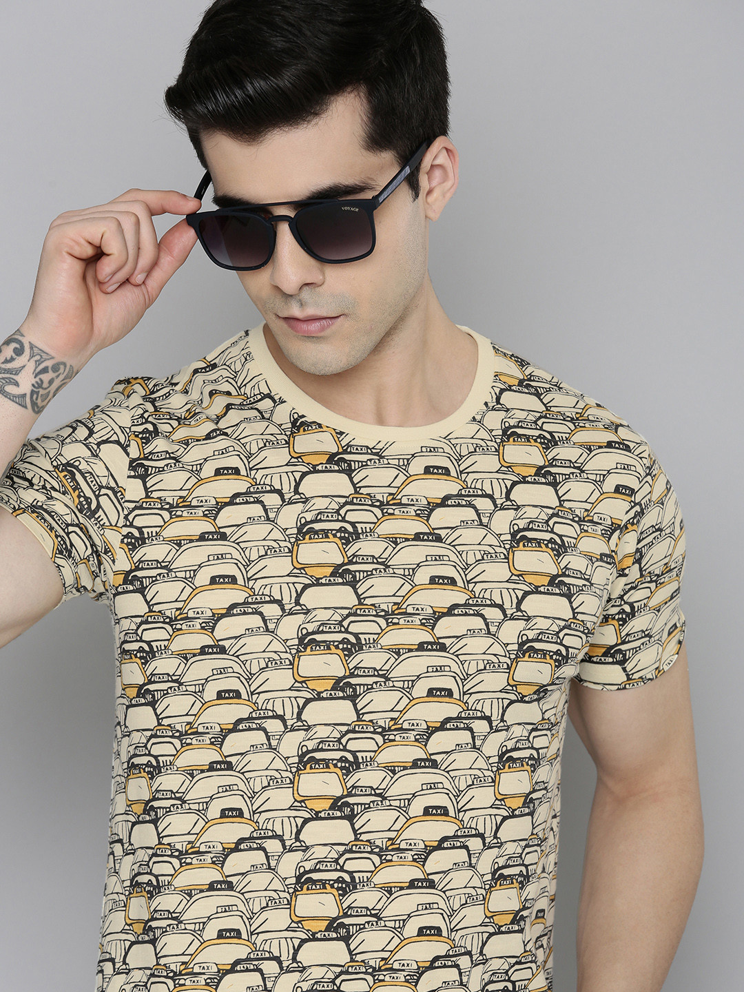Flying Machine Men Off White & Black Printed Pure Cotton T-shirt
