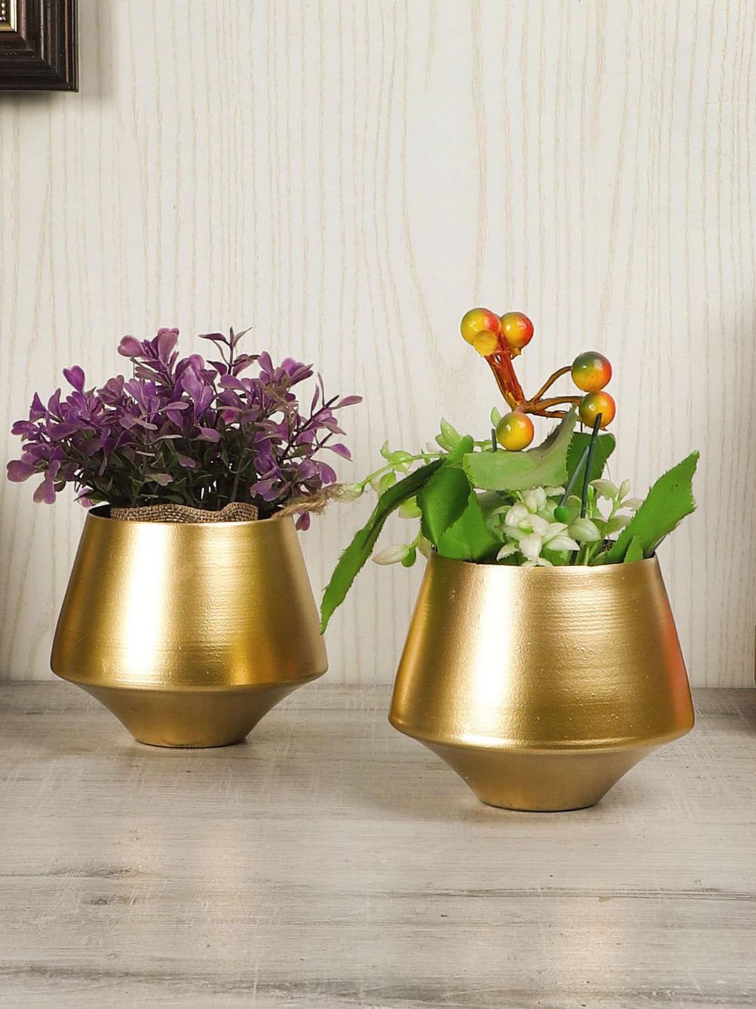 Amaya Decors Set of 2 Gold-Toned Solid Planters