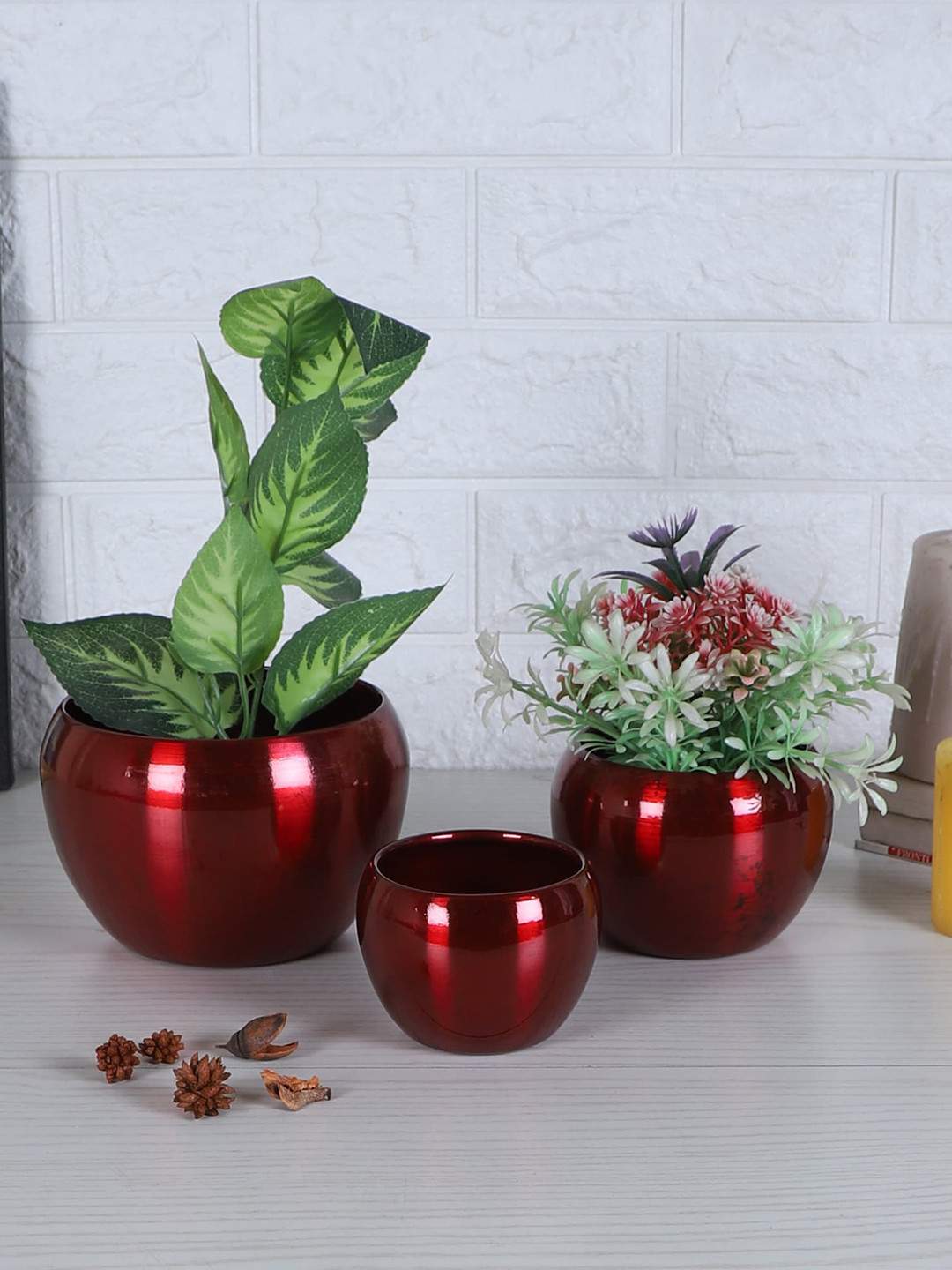 Amaya Decors Set of 3 Red Solid Metal Planters