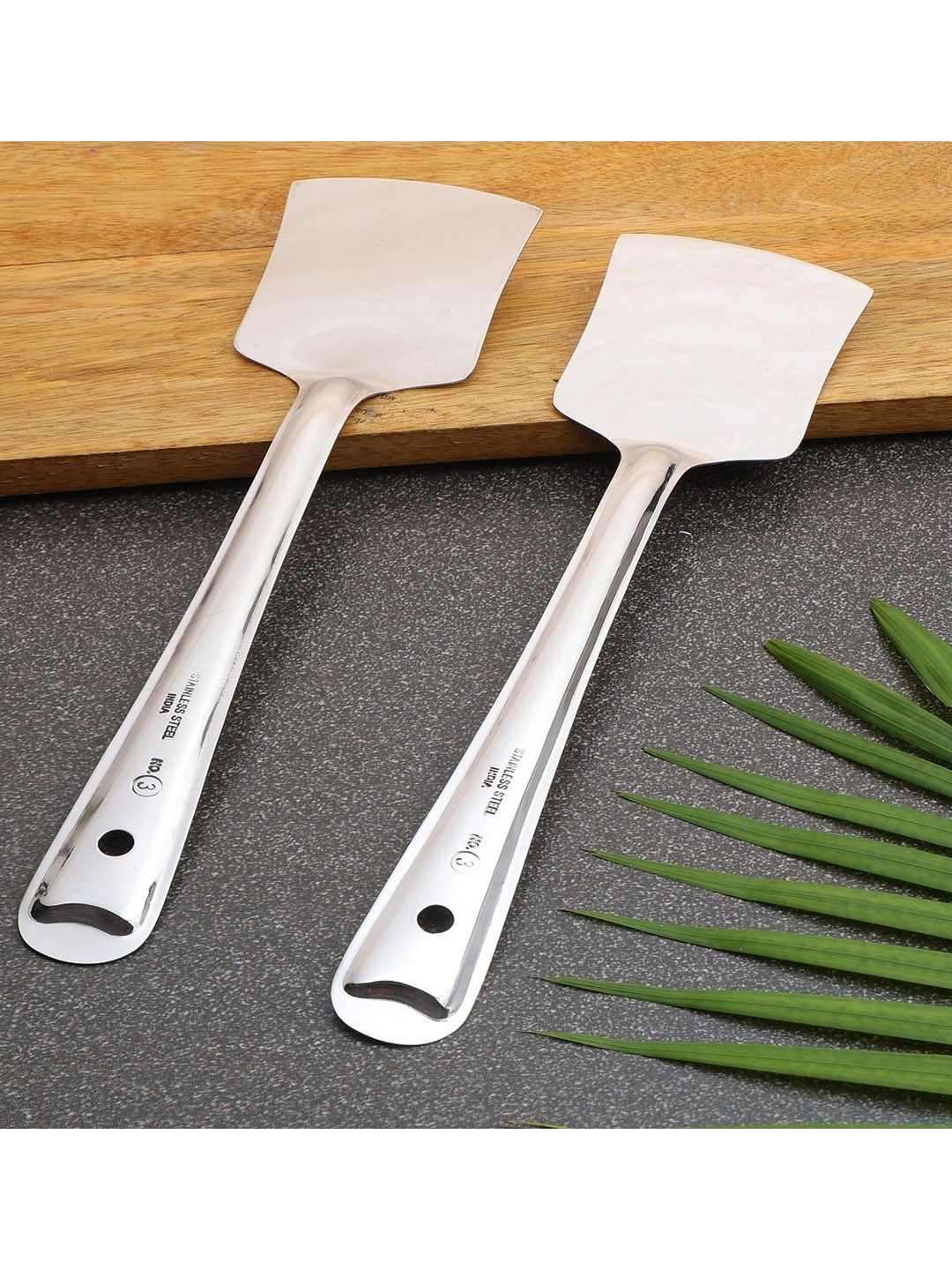 ZEVORA Set Of 2 Silver-Colored Solid Stainless Steel Spatulas