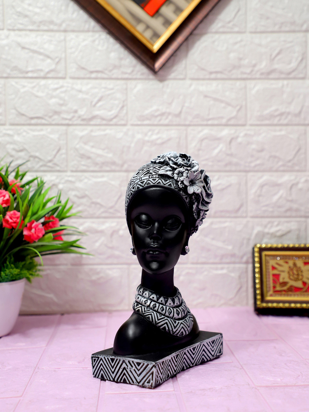 FASHIYANOO Nigro Lady Black Polyresin Glossy Home Office Medium Showpiece -