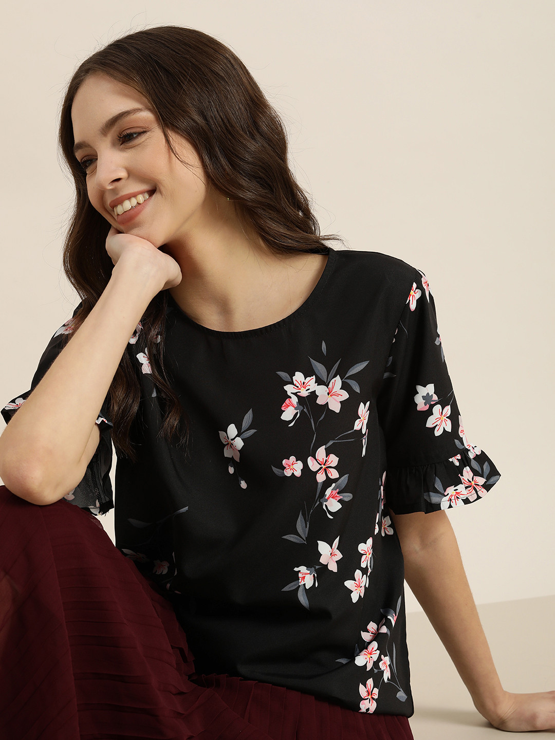 encore by INVICTUS Black & White Floral Print Top