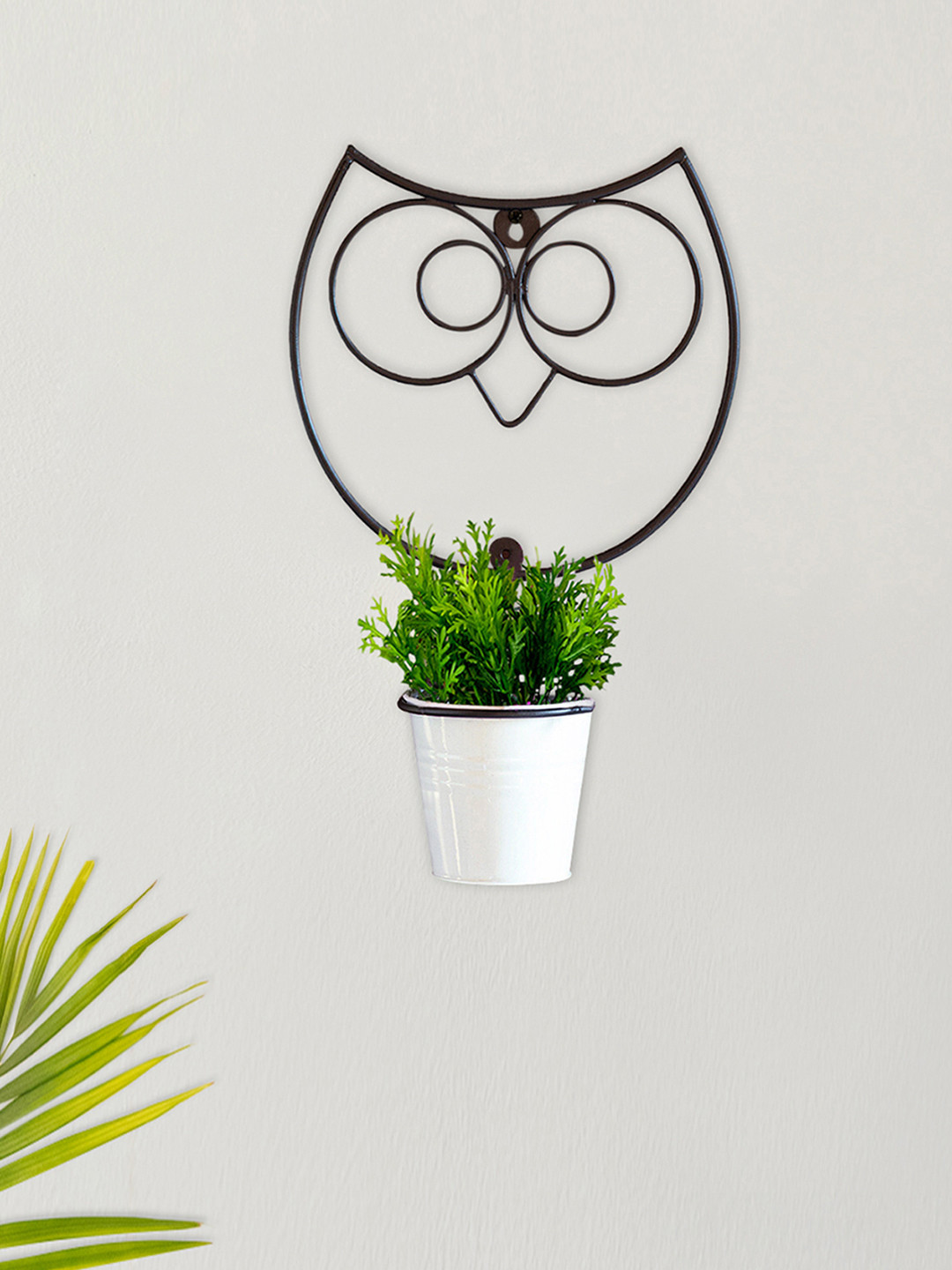 ExclusiveLane White Solid Wide Eyed Owl Iron Wall Planter Pot With Holder