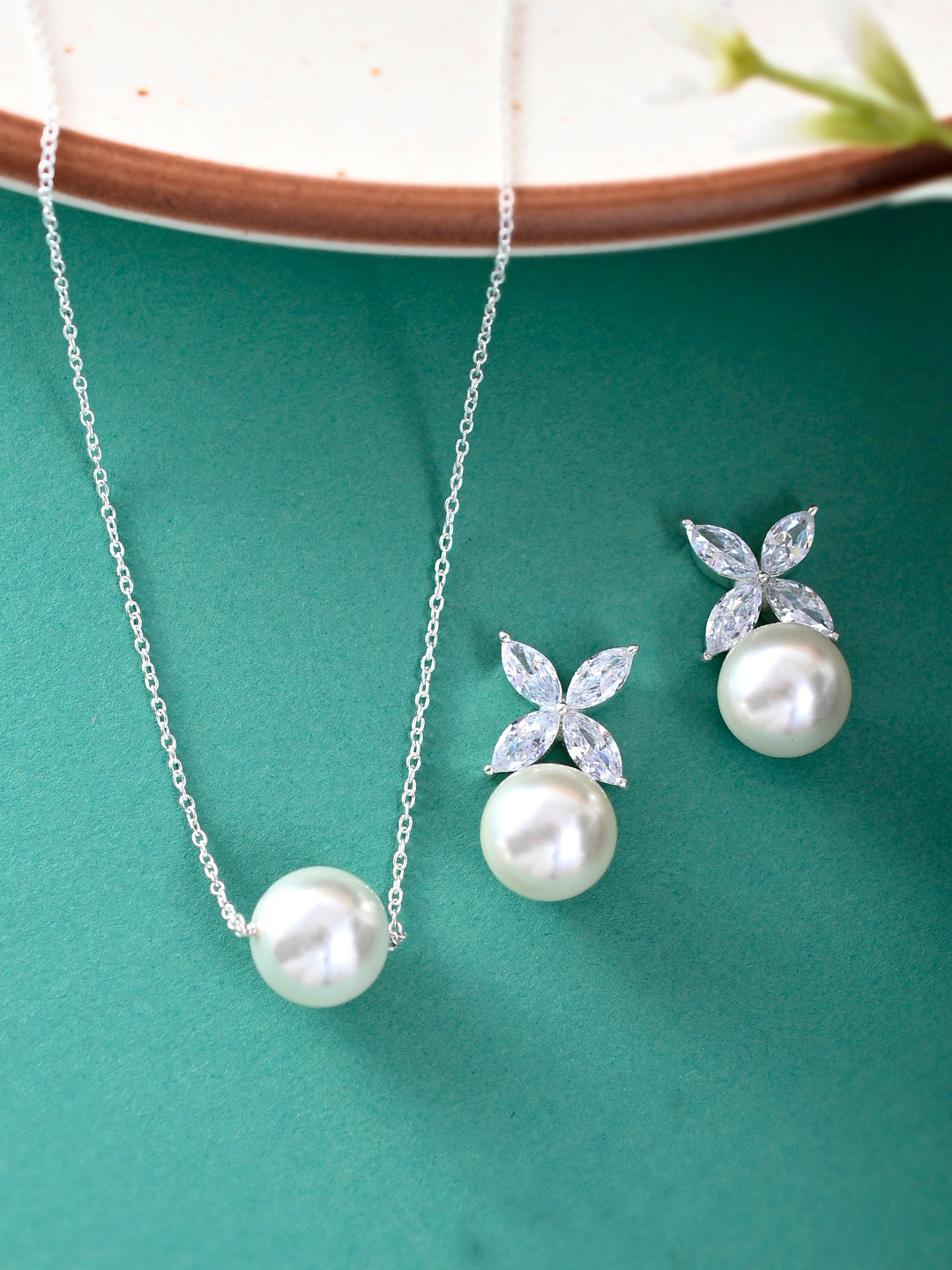 Studio Voylla 925 Sterling Silver White Floral Necklace Set