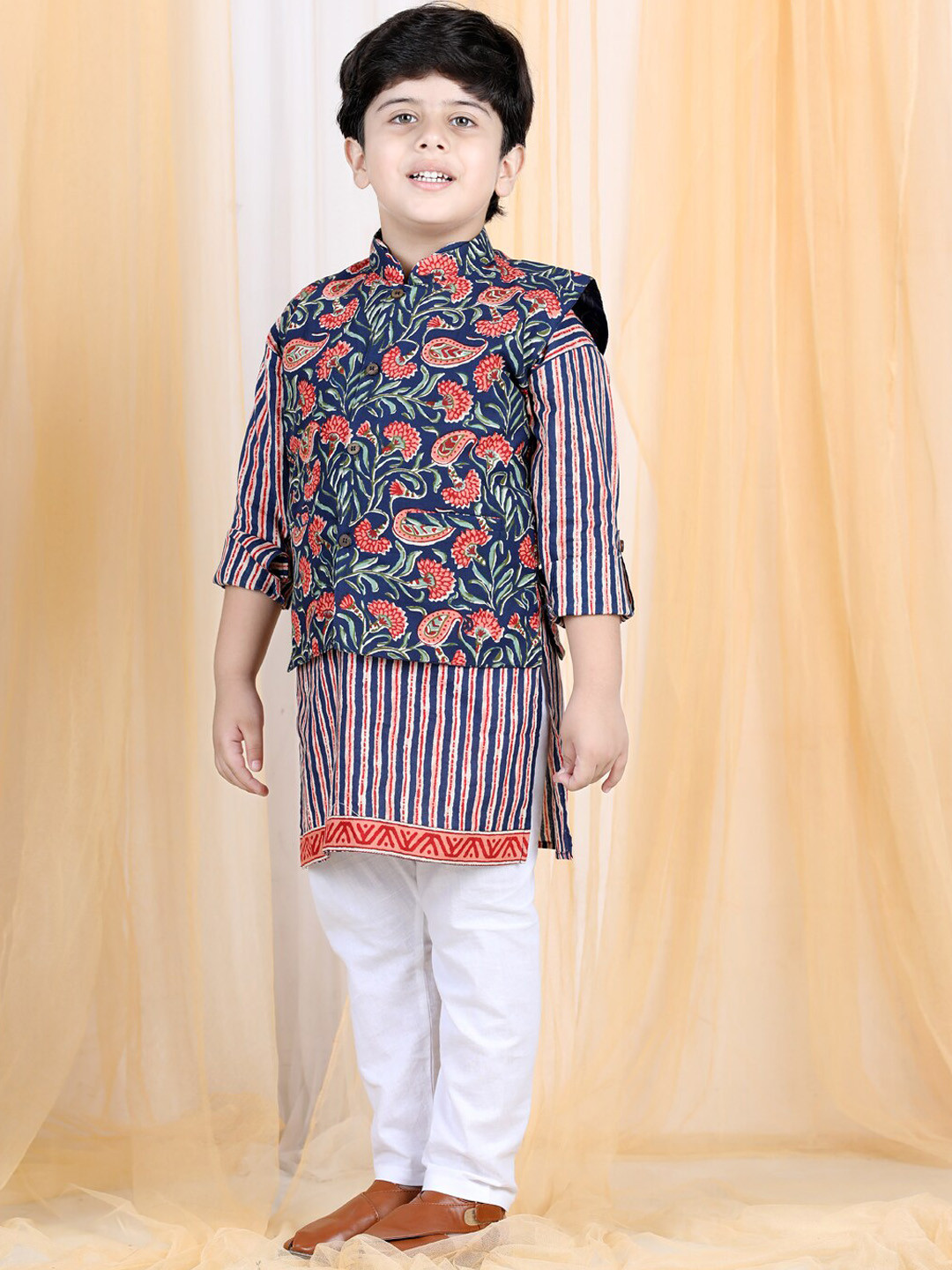 LIL PITAARA Boys Navy Blue Floral Printed Pure Cotton Kurta Set With Nehru Coat