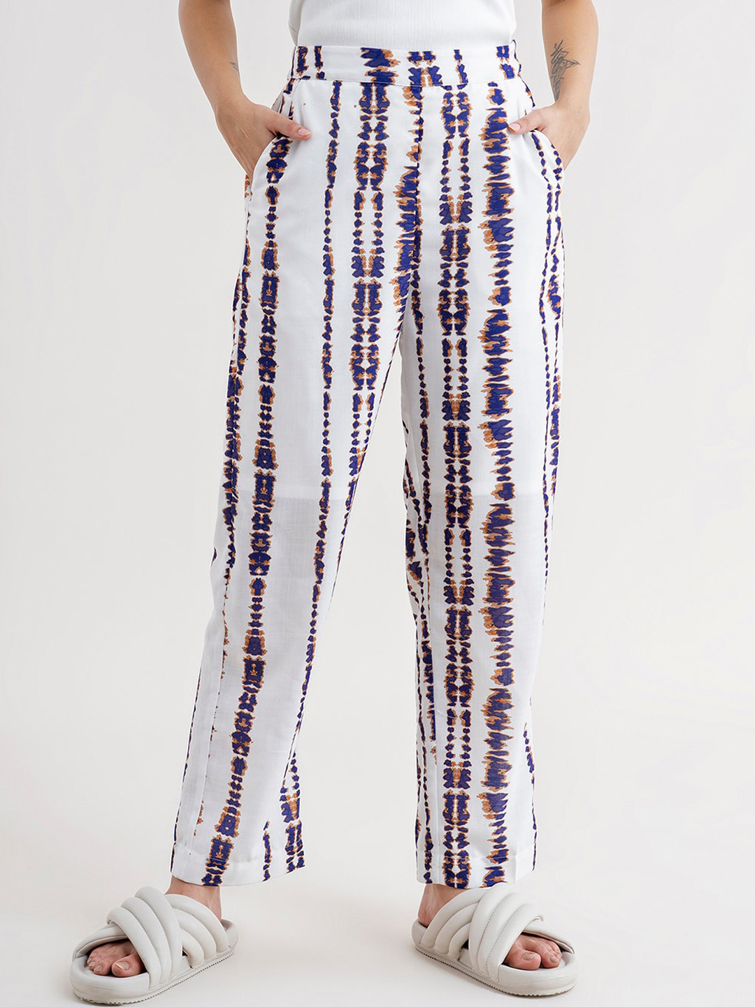 FableStreet Women White Printed Comfort Straight Fit Easy Wash Trousers