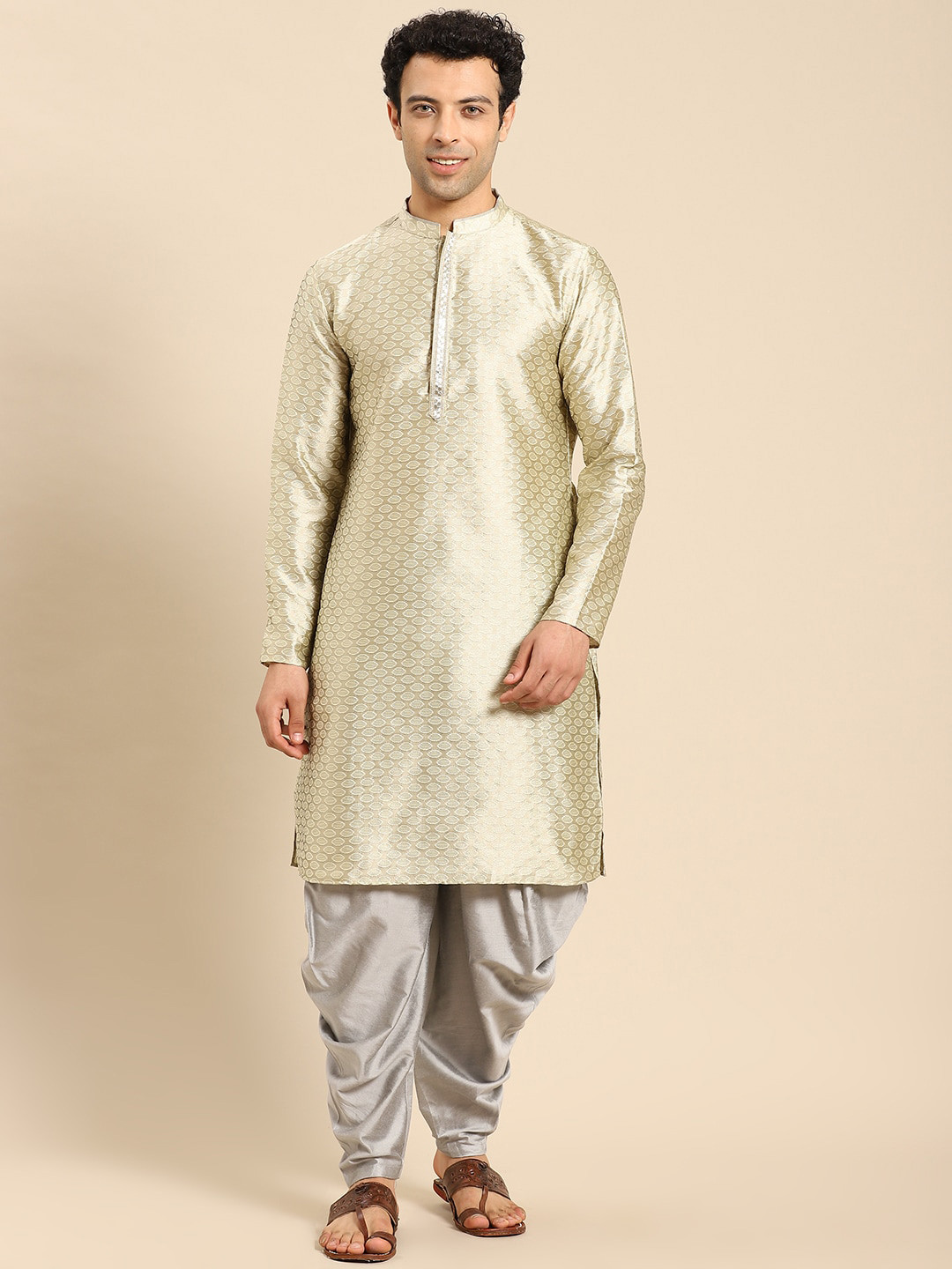 Amodh by Kisah Men Bronze-Toned Geometric Jacquard Kurta