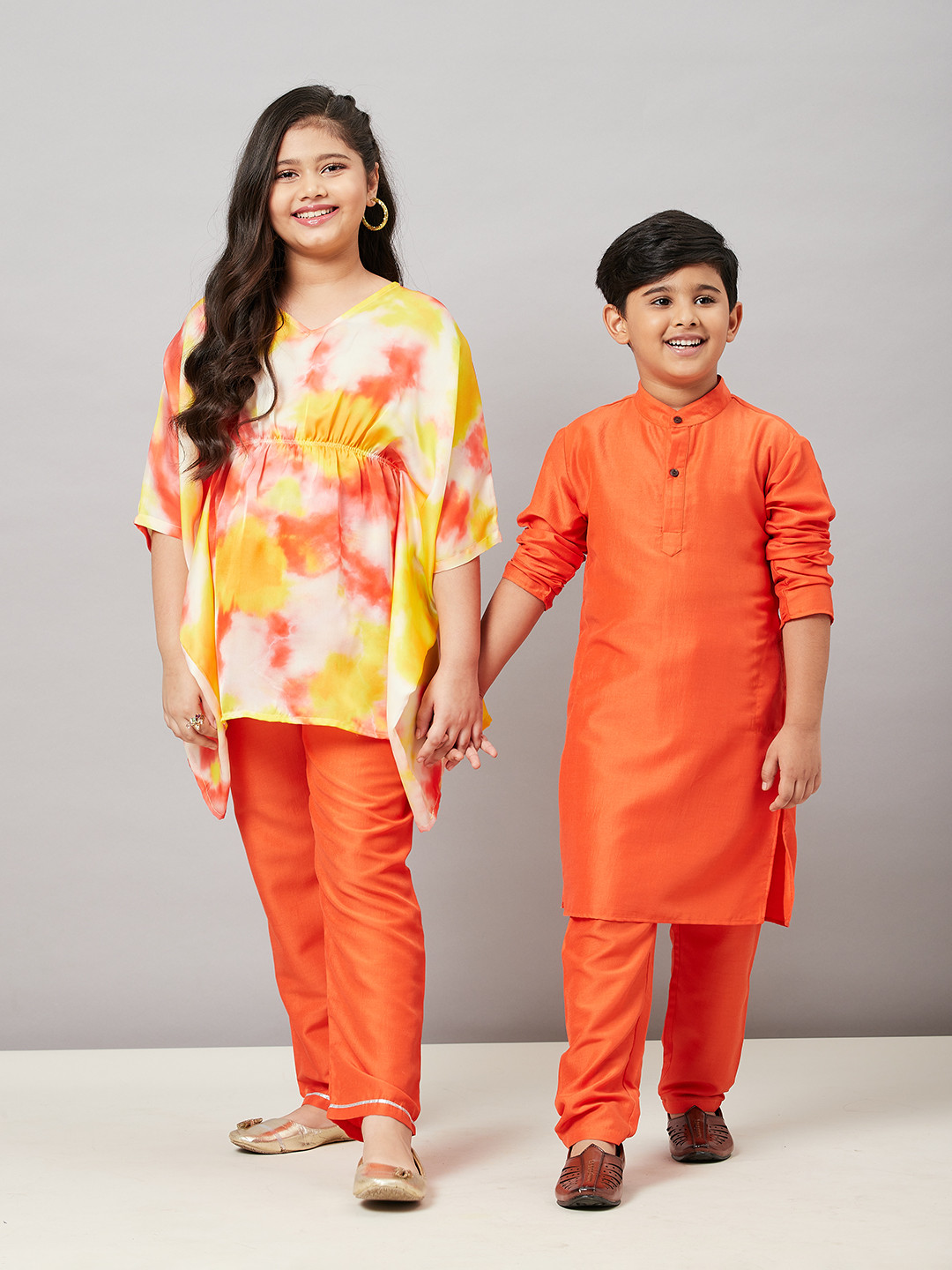 Stylo Bug Girls Multicoloured Printed Holi Kurta and trouser