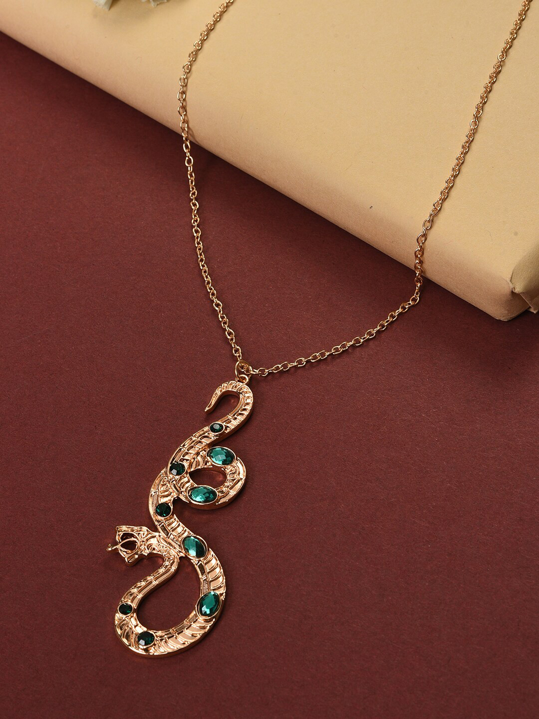 SOHI Gold-Toned & Green Gold-Plated Chain