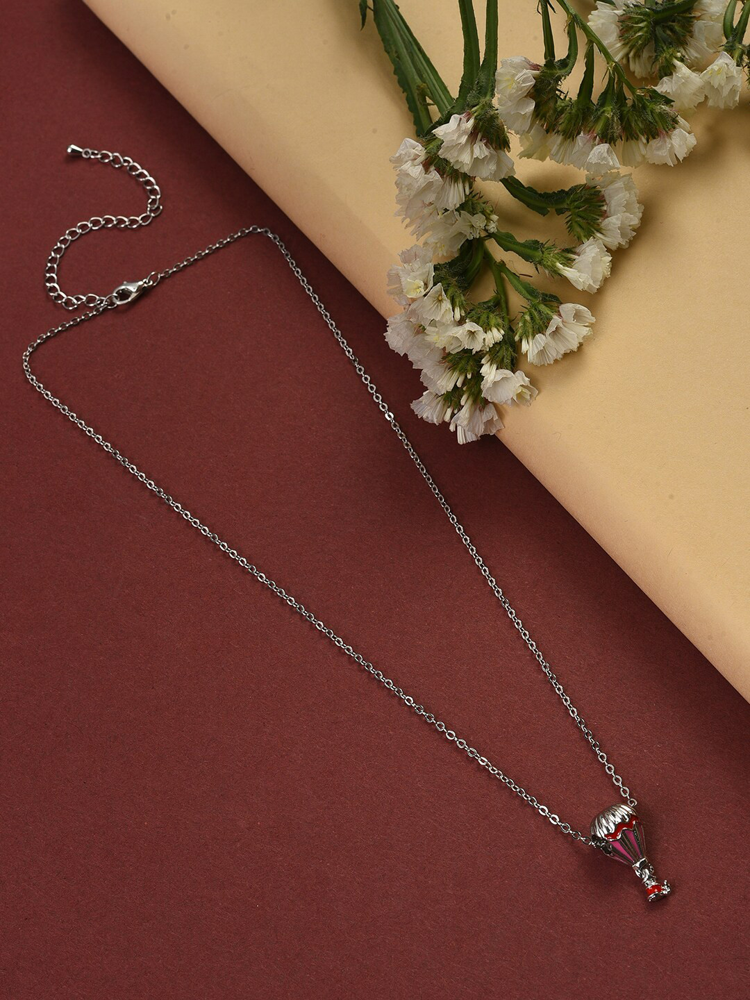 SOHI Silver-Toned & Red Silver-Plated Chain