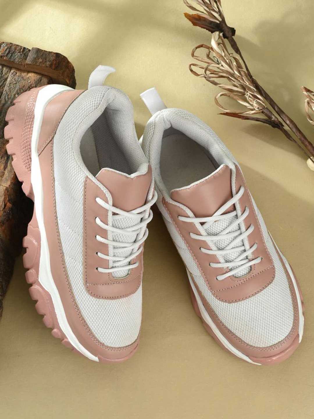 sneakers villa Women Peach-Coloured Colourblocked Sneakers