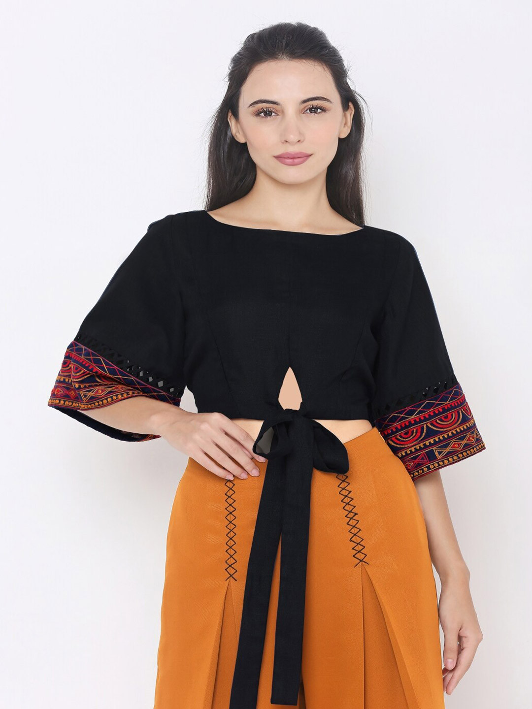 aturabi Women Black & Red Printed Flared Sleeves Crop Top
