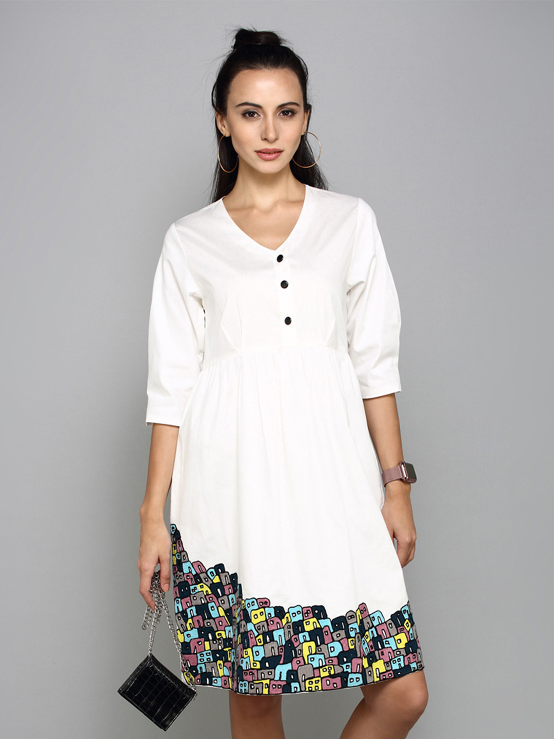 aturabi Women White Printed V-Neck Dress