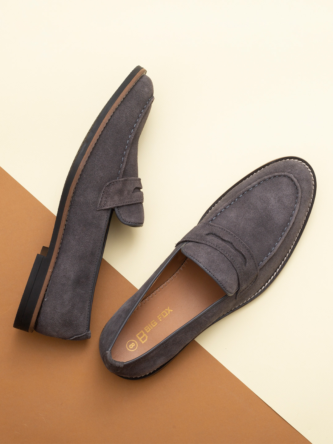 Big Fox Men Grey Textured Suede Loafers