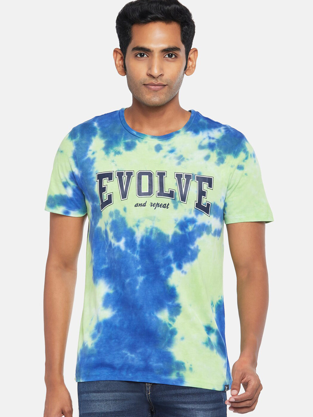 People Men Blue & Green Dyed Slim Fit T-shirt
