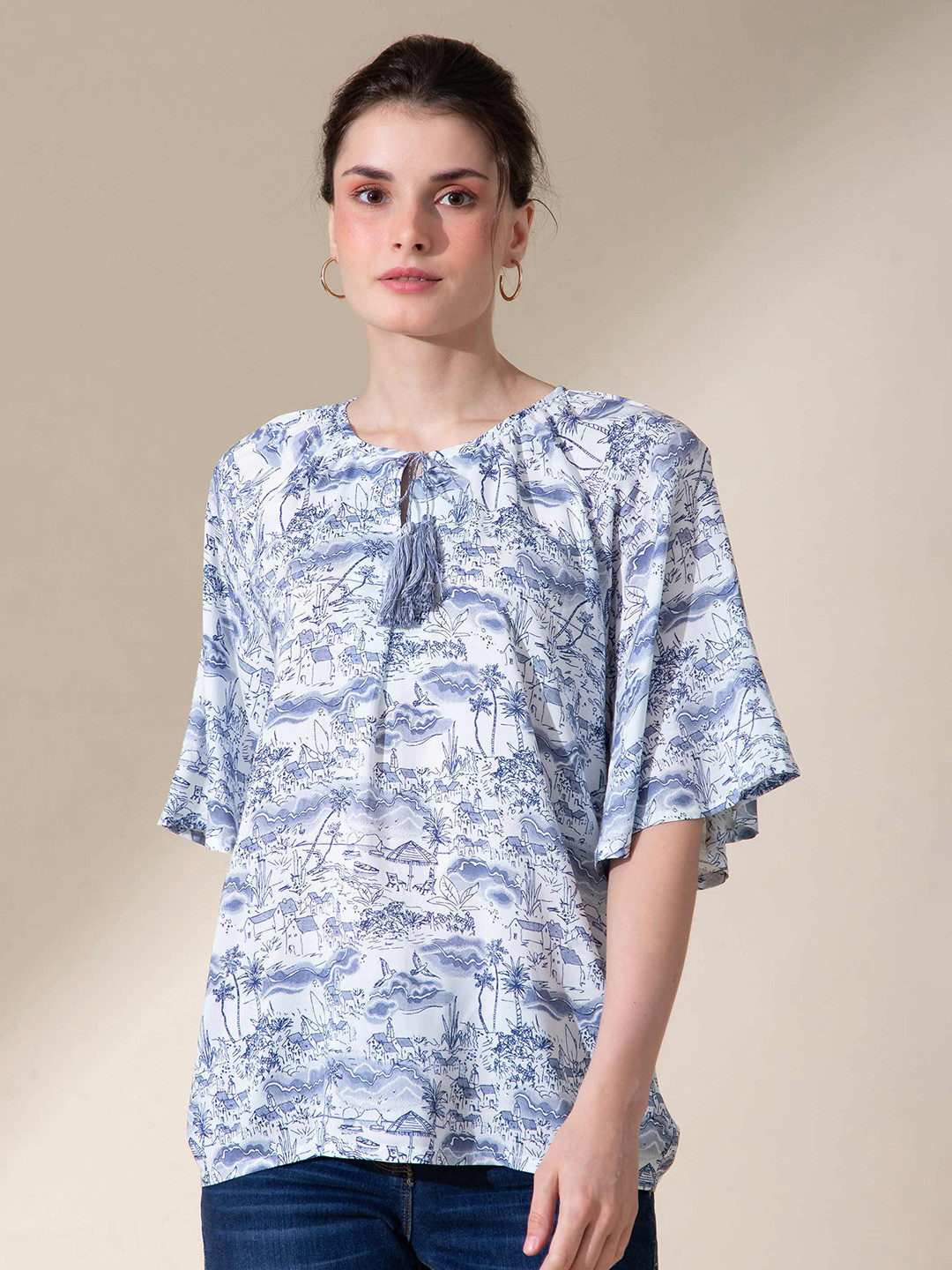 B.Copenhagen White Print Top