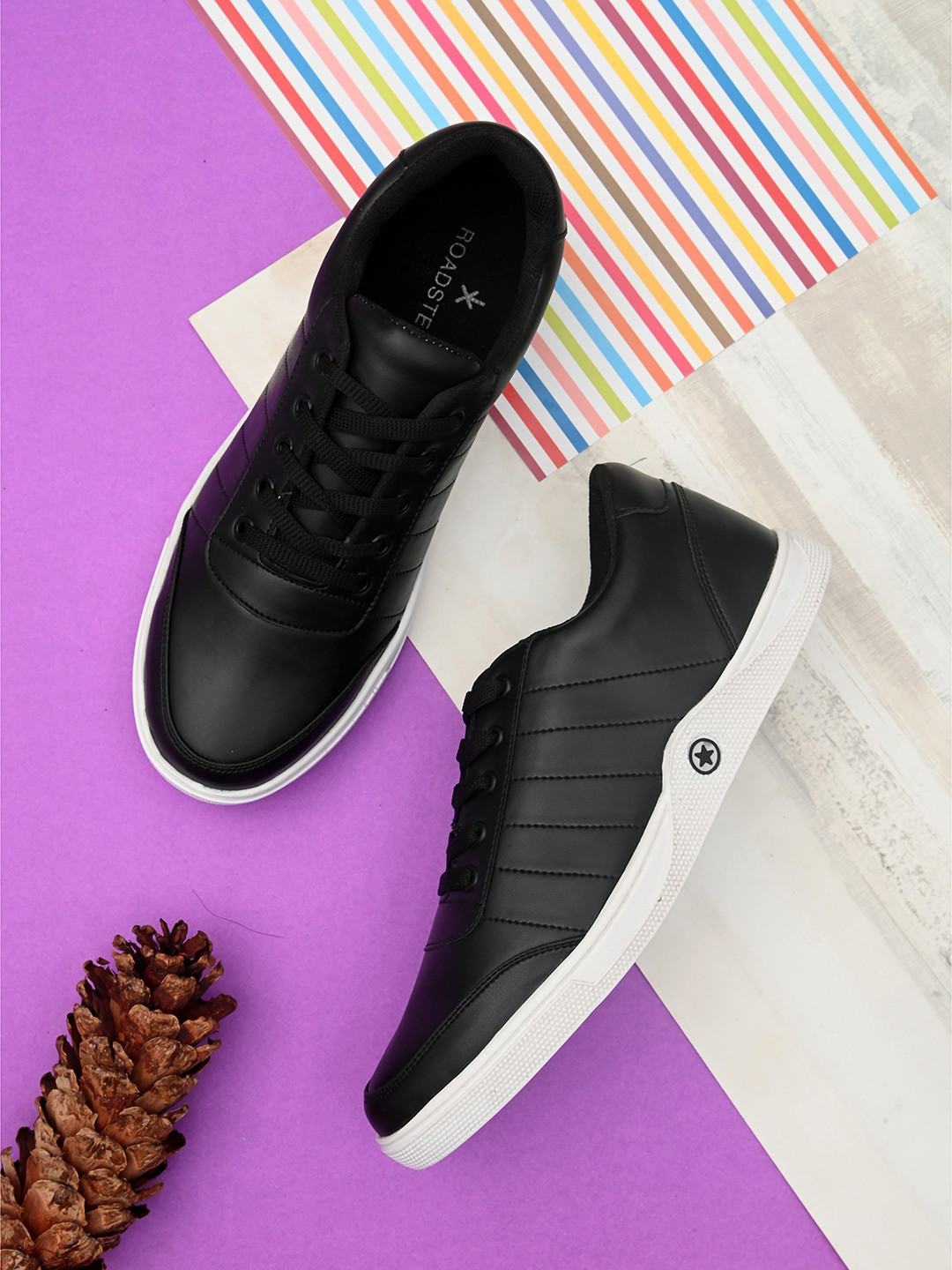 Roadster Men Black Solid Sporty Casual Sneakers