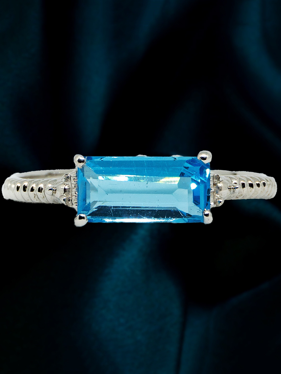 HIFLYER JEWELS 92.5 Sterling Silver Rhodium-Plated Blue Topaz Stone-Studded Finger Ring