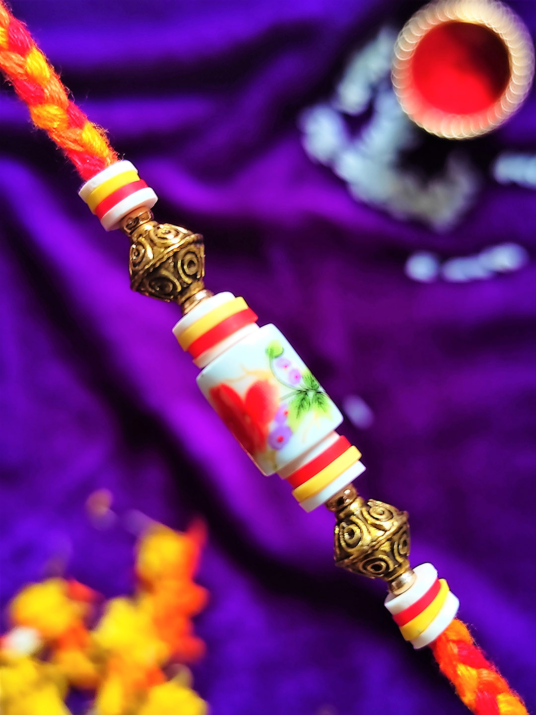 CRAYTON Men White & Red Tropical Stone Thread Rakhi