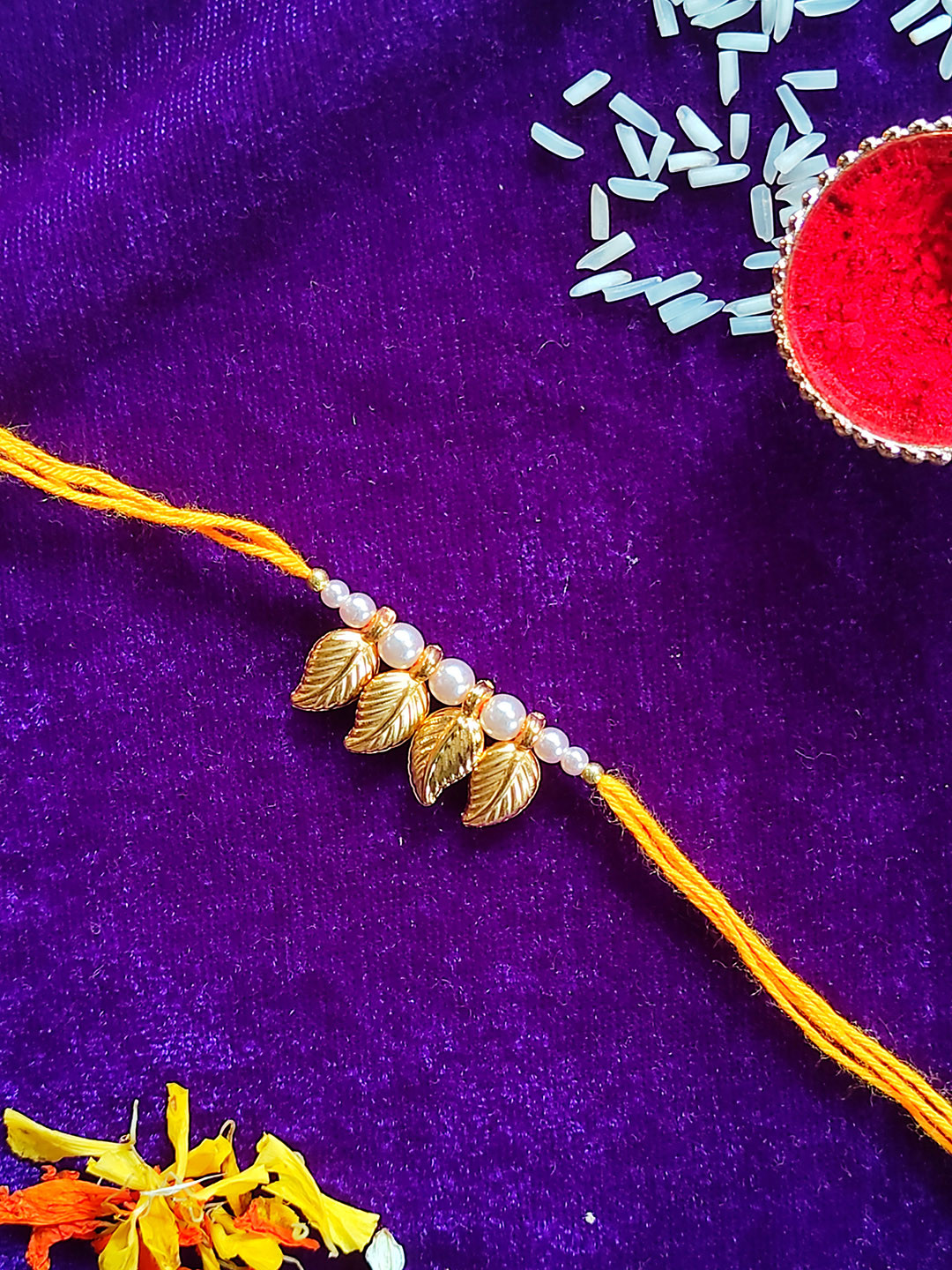 CRAYTON Men Yellow & Gold-Toned Leaf Rakhi